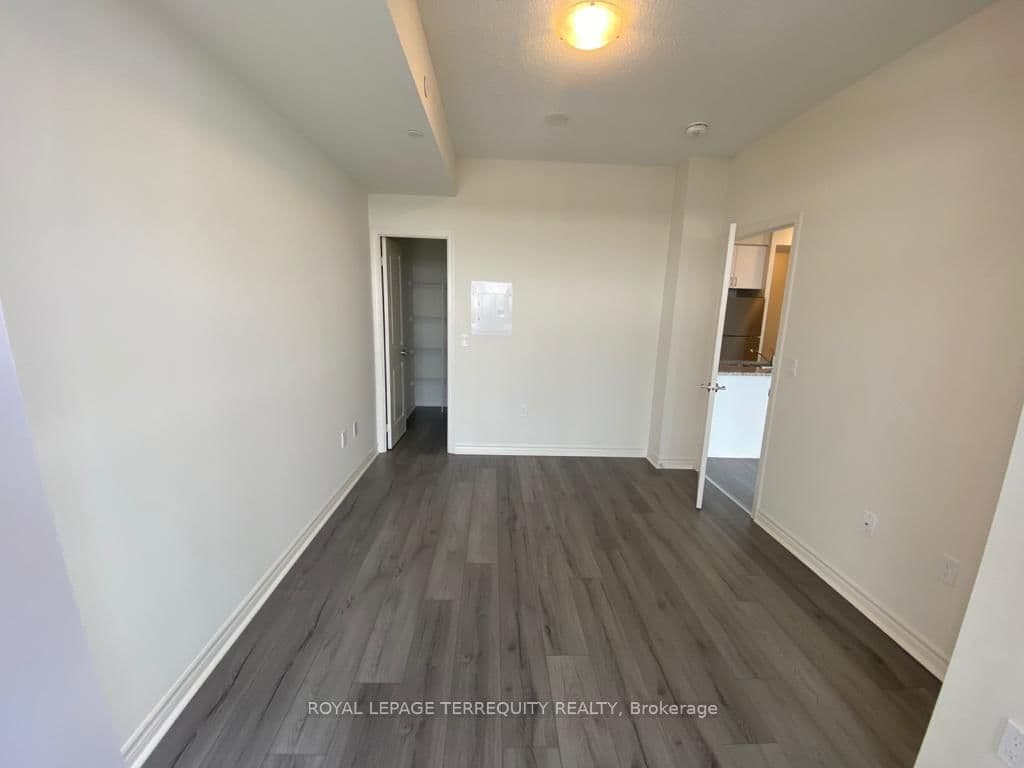 349 Rathburn Road W, Unit 1819 thumbnail 9