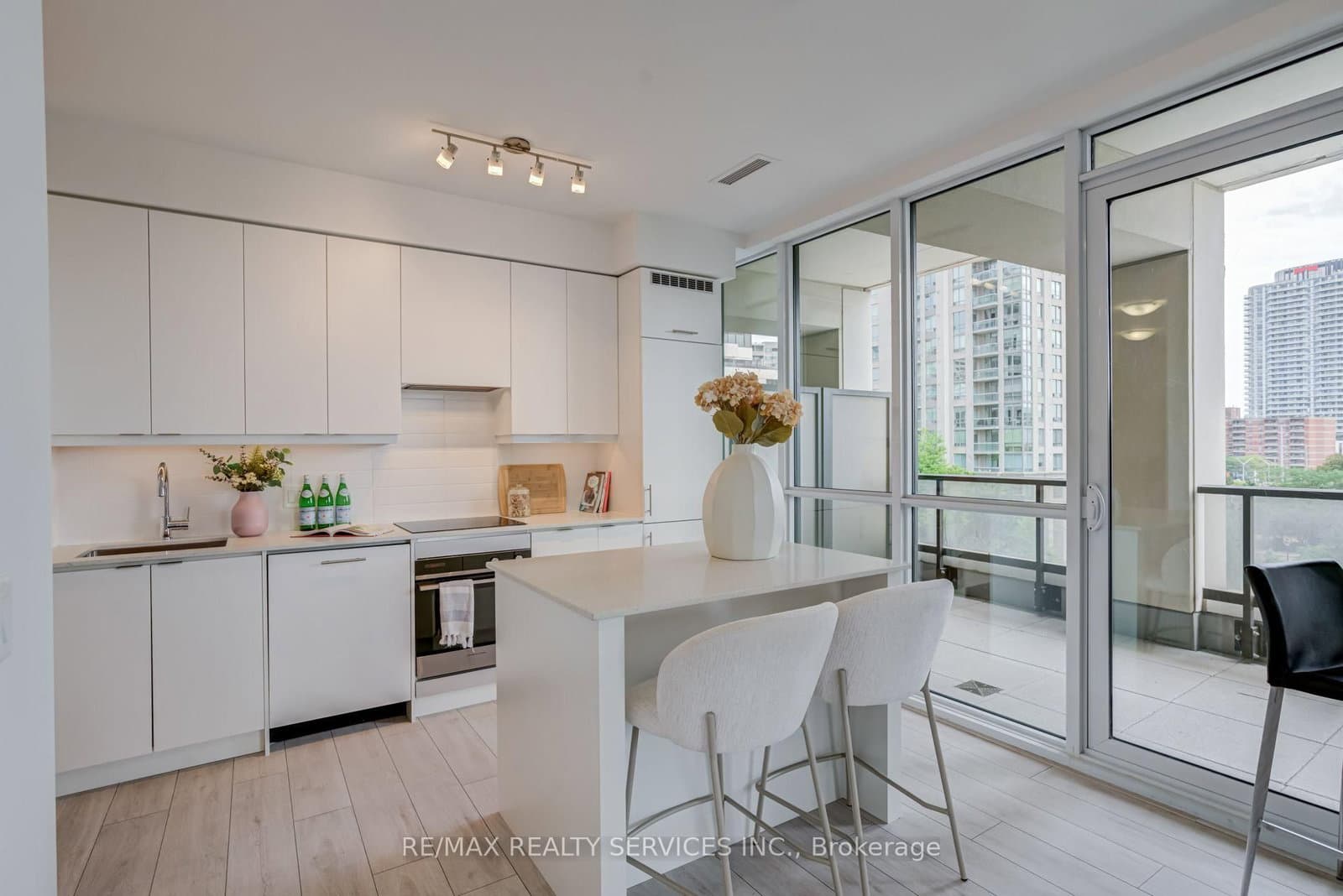 30 Elm Drive W, Unit 308 thumbnail 12