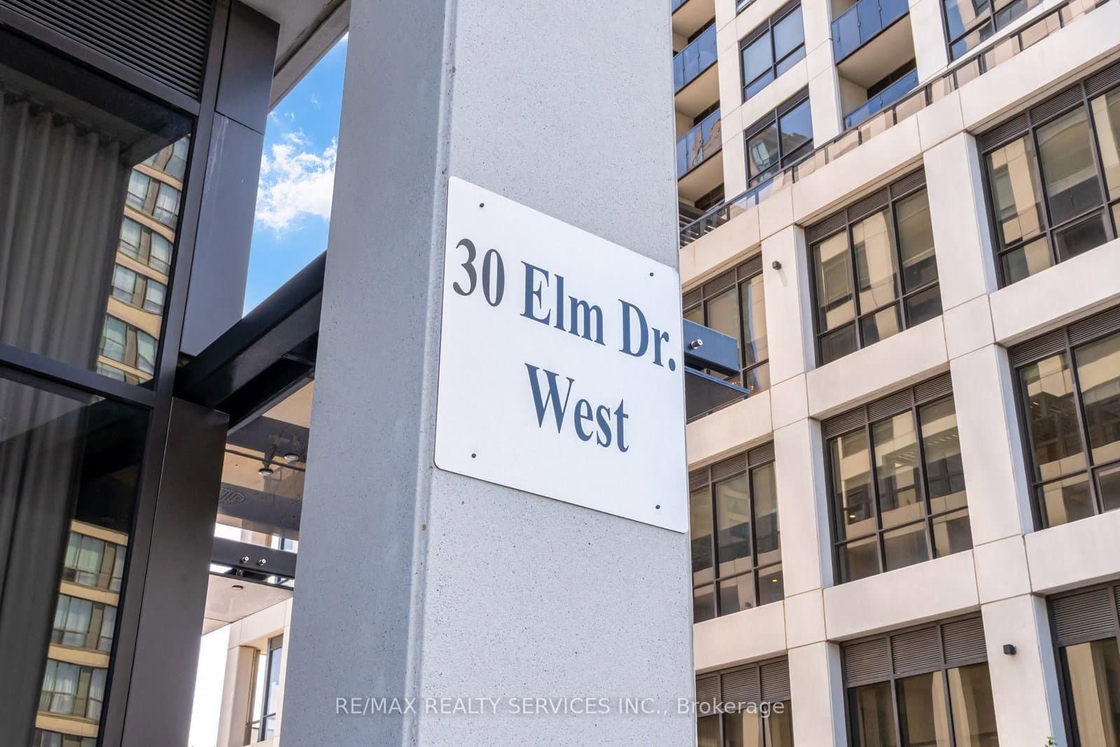 30 Elm Drive W, Unit 308 thumbnail 2