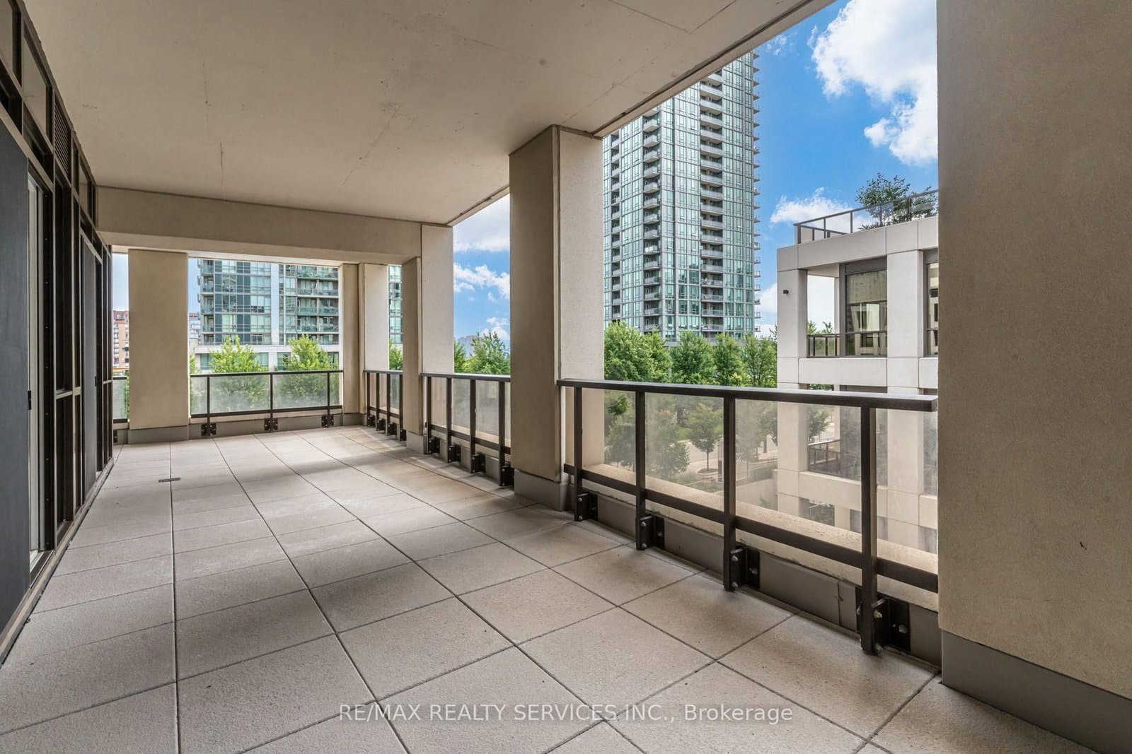 30 Elm Drive W, Unit 308 thumbnail 4