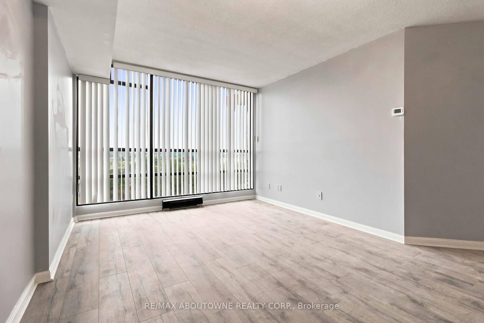 45 Kingsbridge Garden Circle, Unit 901 thumbnail 13
