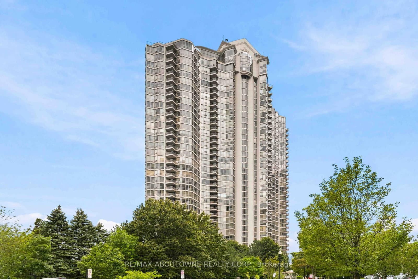 45 Kingsbridge Garden Circle, Unit 901 thumbnail 2