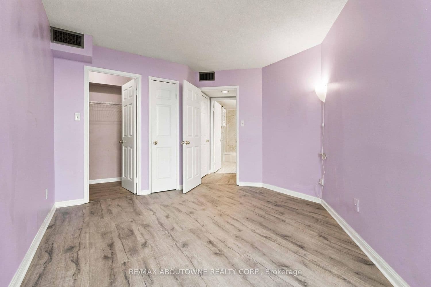 45 Kingsbridge Garden Circle, Unit 901 thumbnail 22