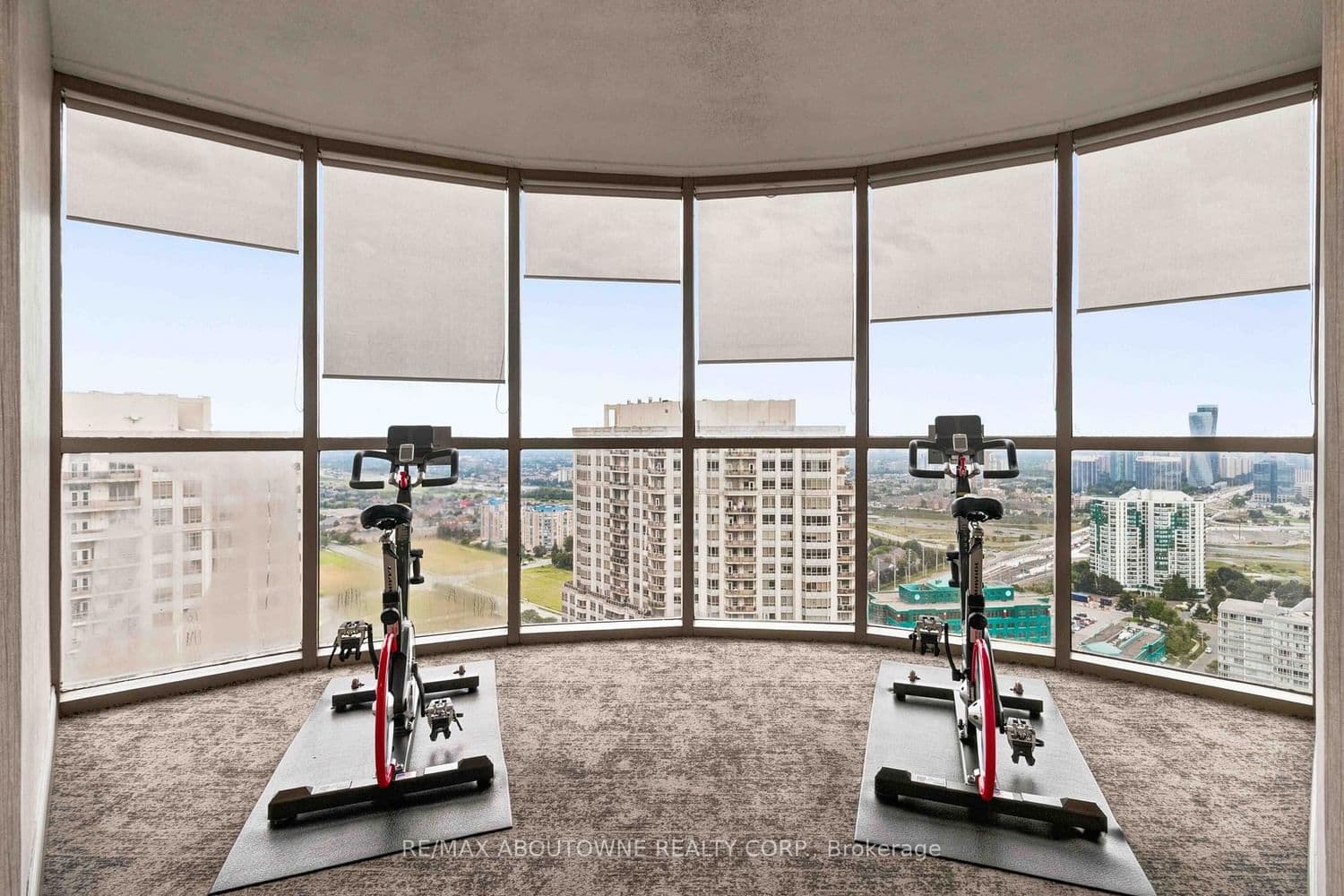 45 Kingsbridge Garden Circle, Unit 901 thumbnail 24