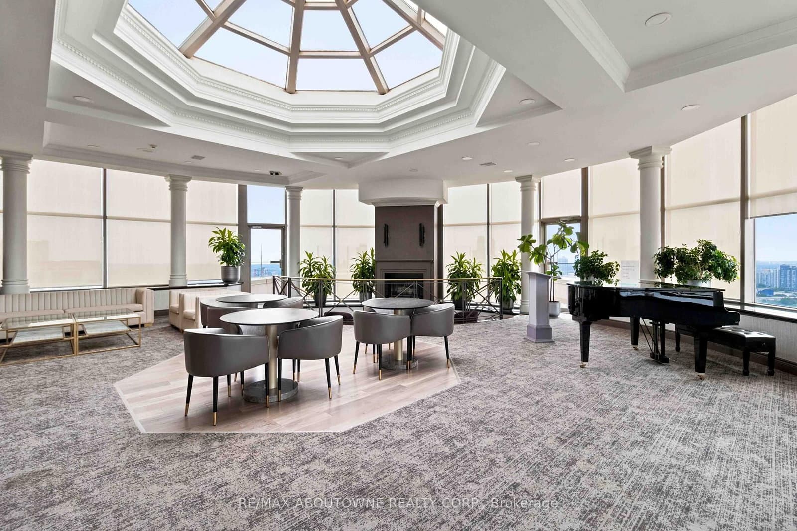 45 Kingsbridge Garden Circle, Unit 901 thumbnail 4