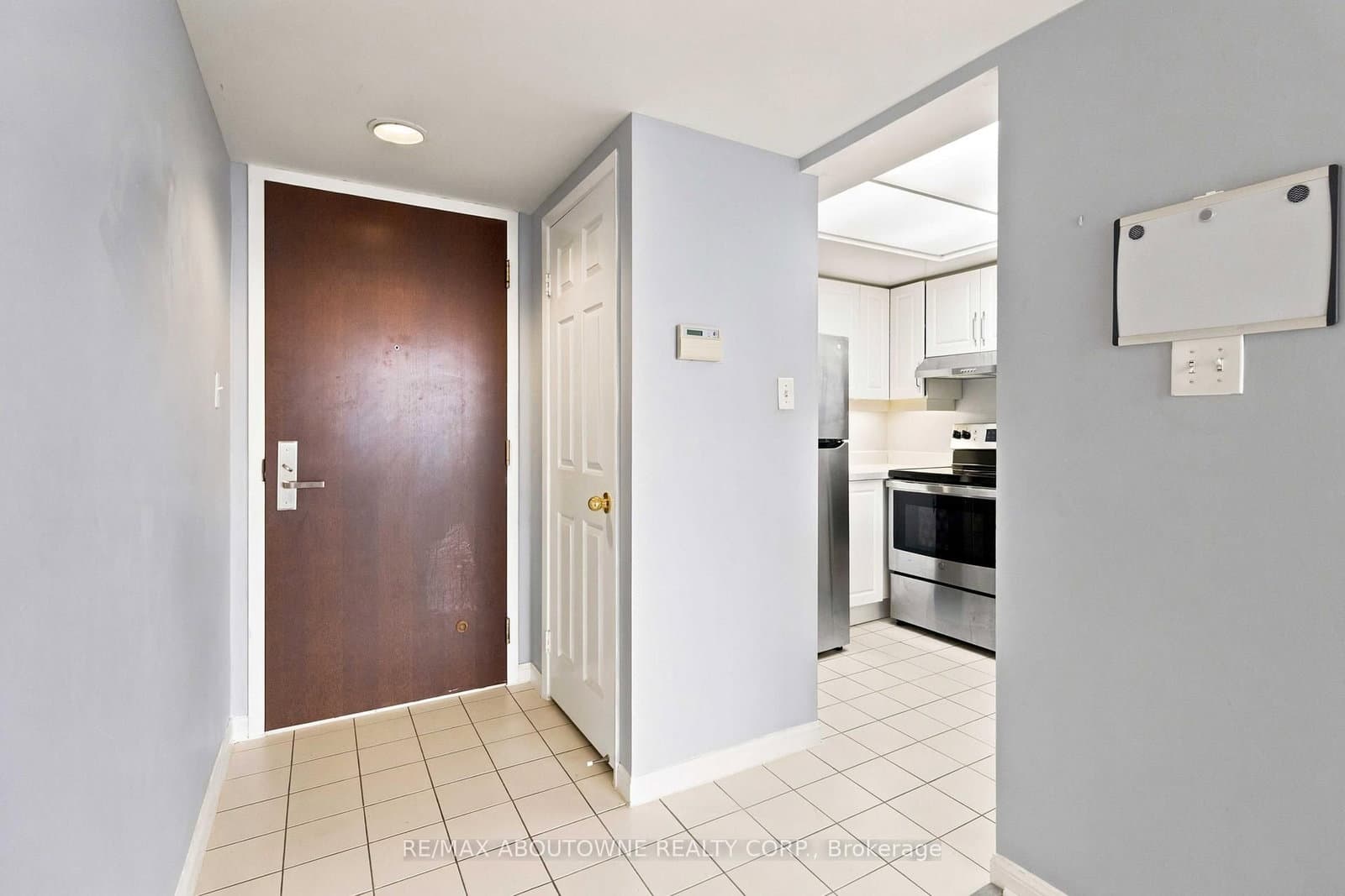 45 Kingsbridge Garden Circle, Unit 901 thumbnail 6