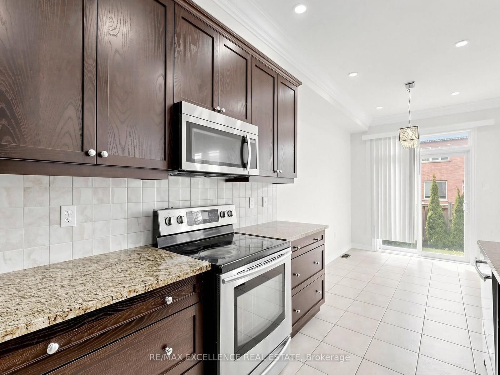61 Campwood Crescent thumbnail 12