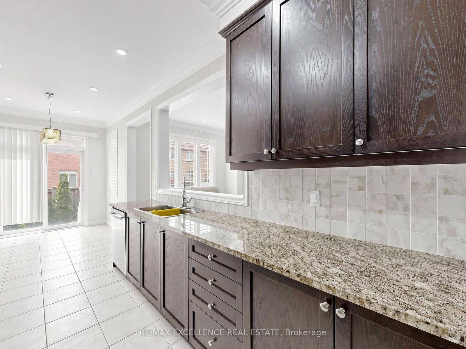 61 Campwood Crescent thumbnail 15