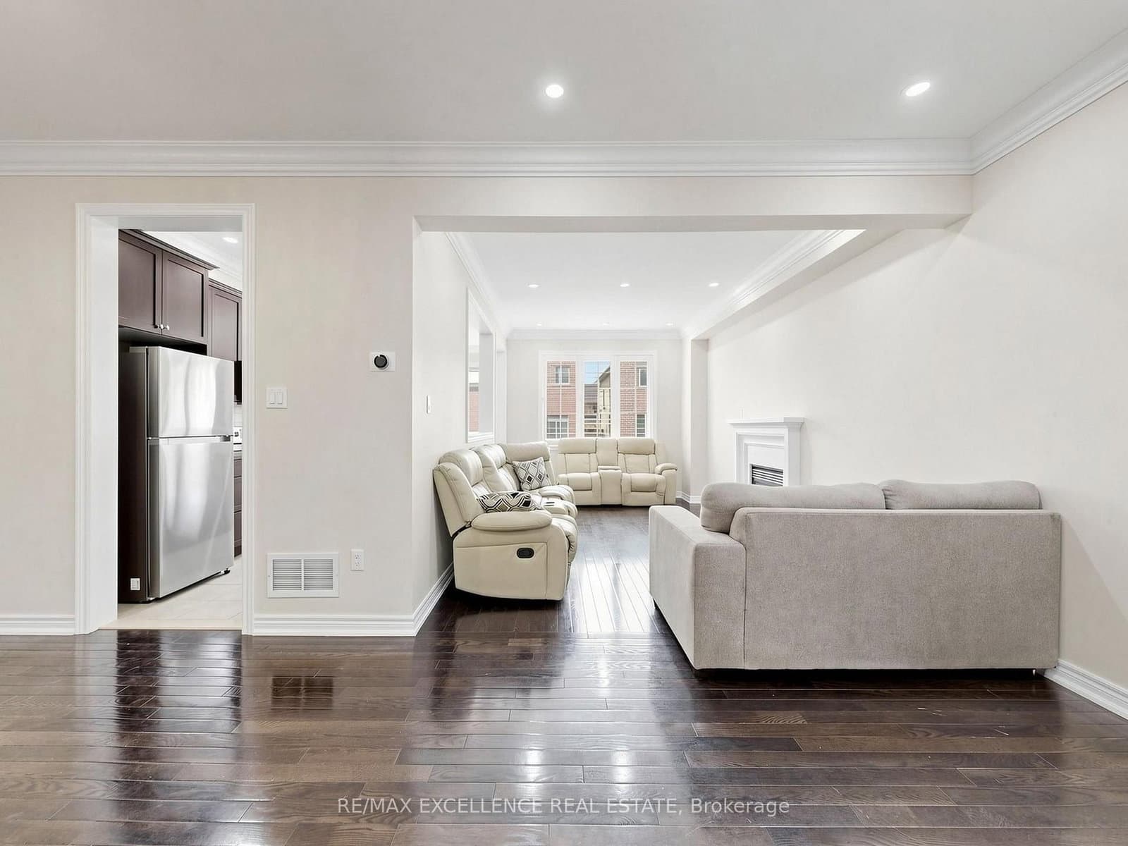 61 Campwood Crescent thumbnail 4