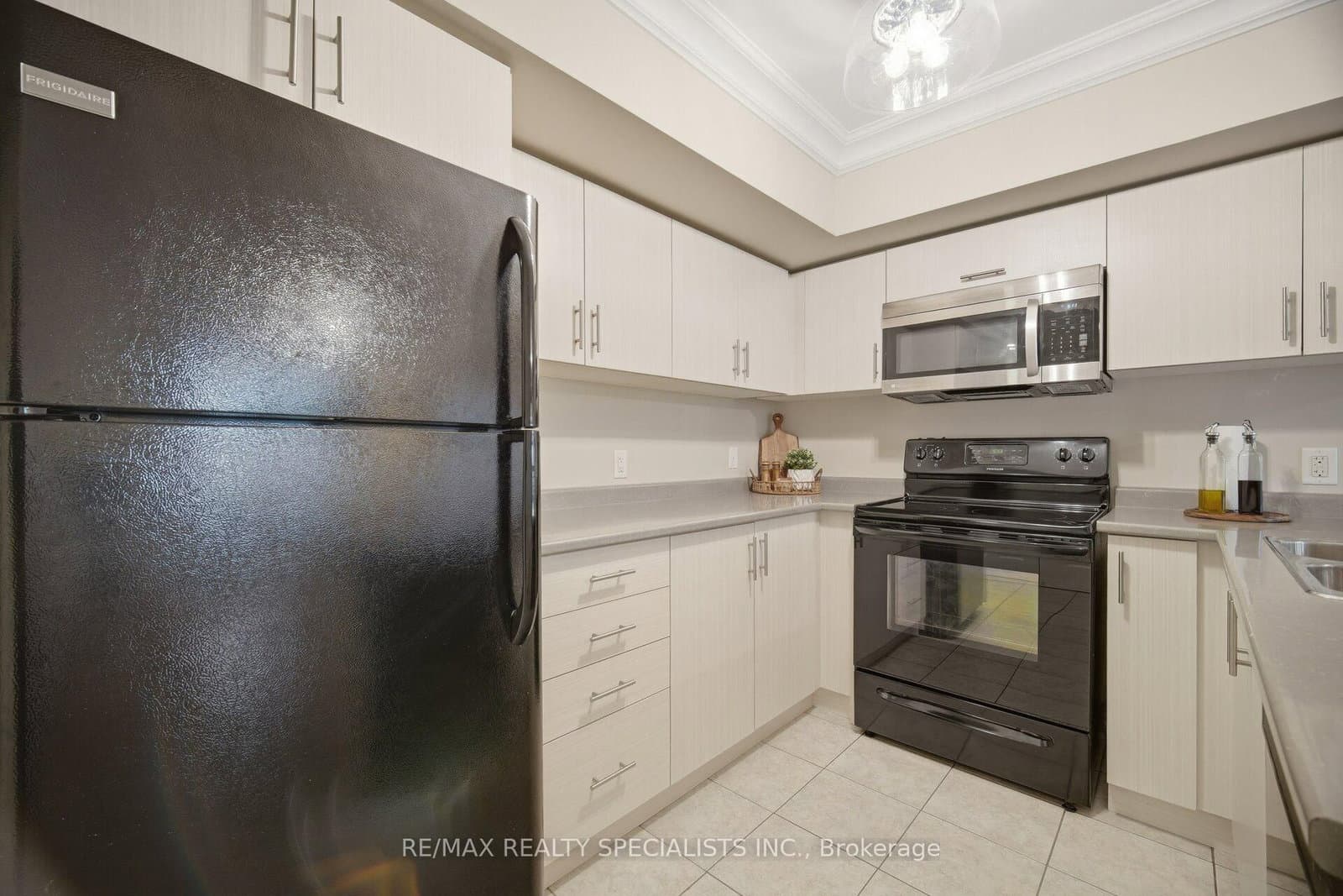 2441 Greenwich Drive, Unit 66 thumbnail 16