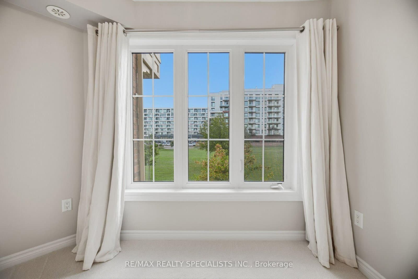 2441 Greenwich Drive, Unit 66 thumbnail 23