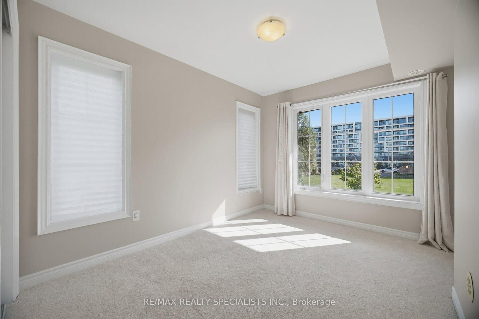 2441 Greenwich Drive, Unit 66 thumbnail 26