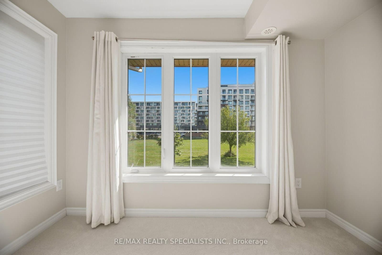 2441 Greenwich Drive, Unit 66 thumbnail 27