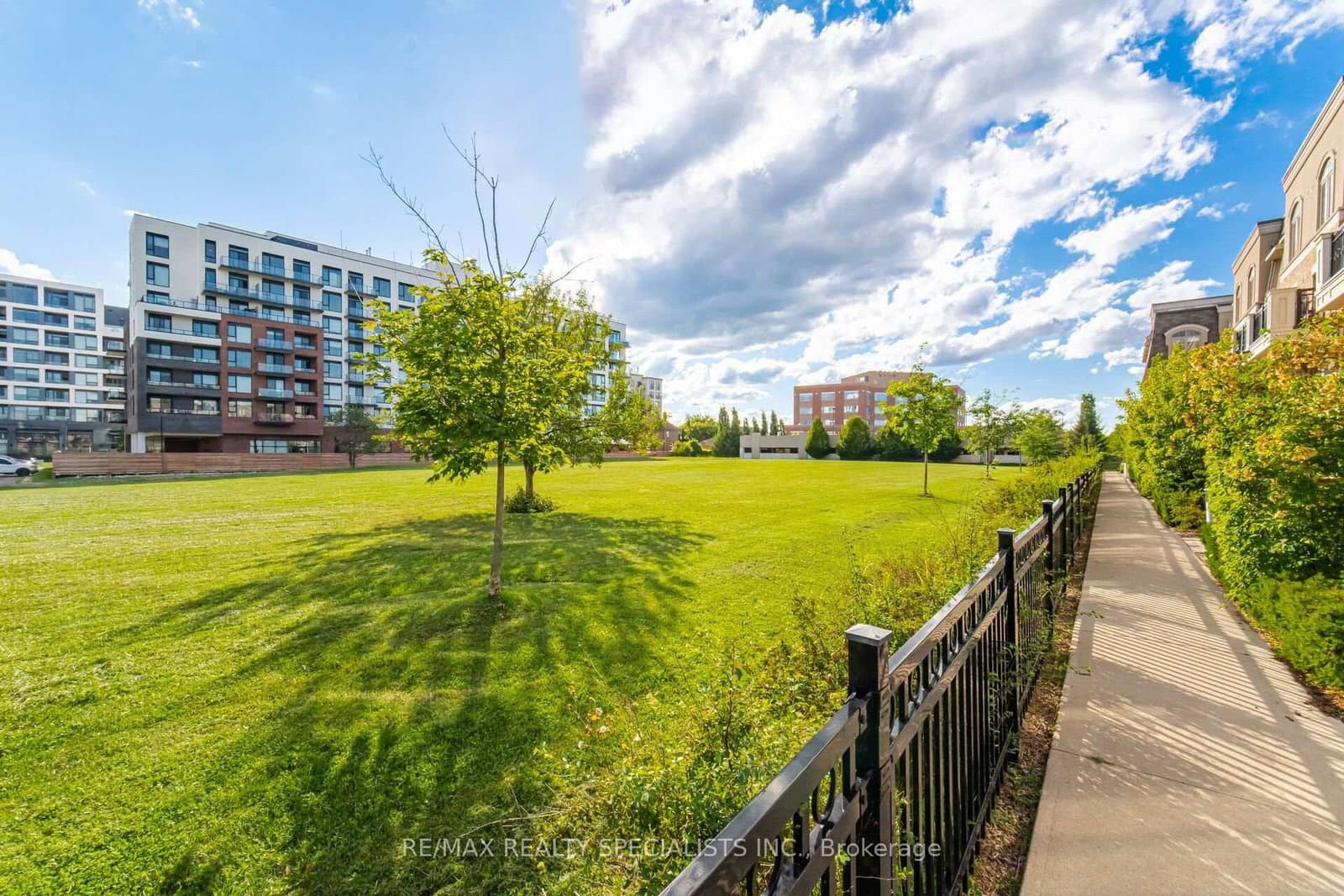 2441 Greenwich Drive, Unit 66 thumbnail 36