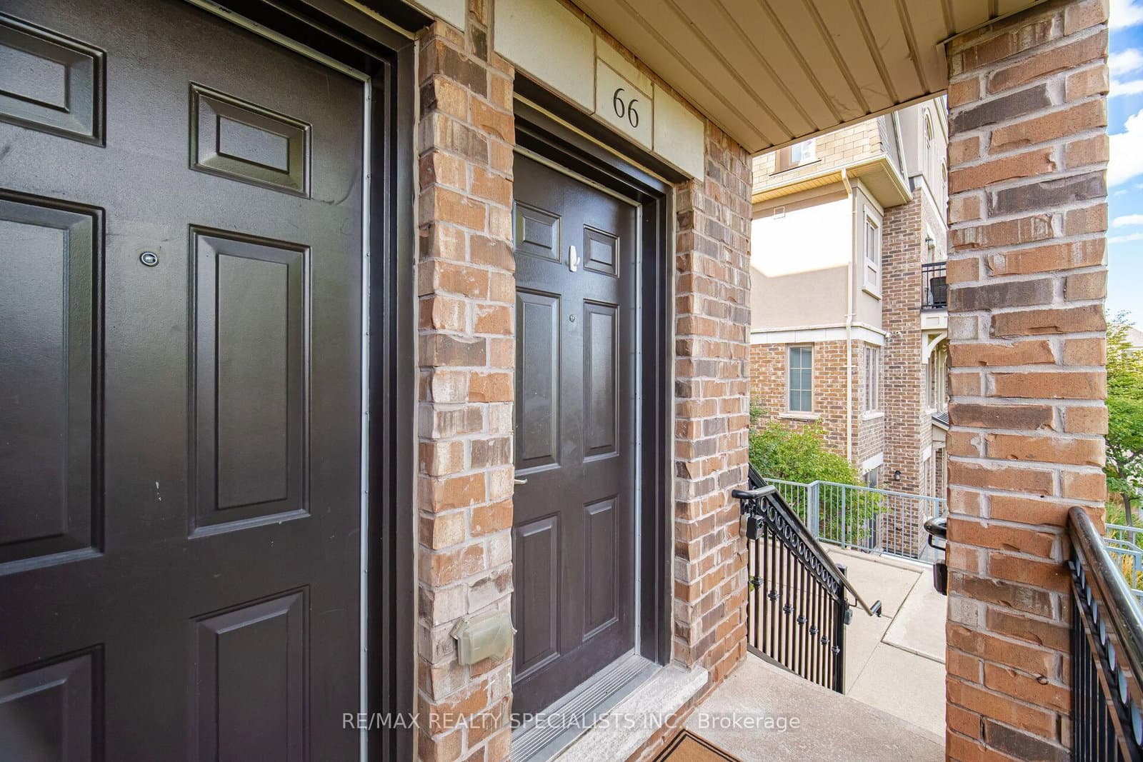 2441 Greenwich Drive, Unit 66 thumbnail 5