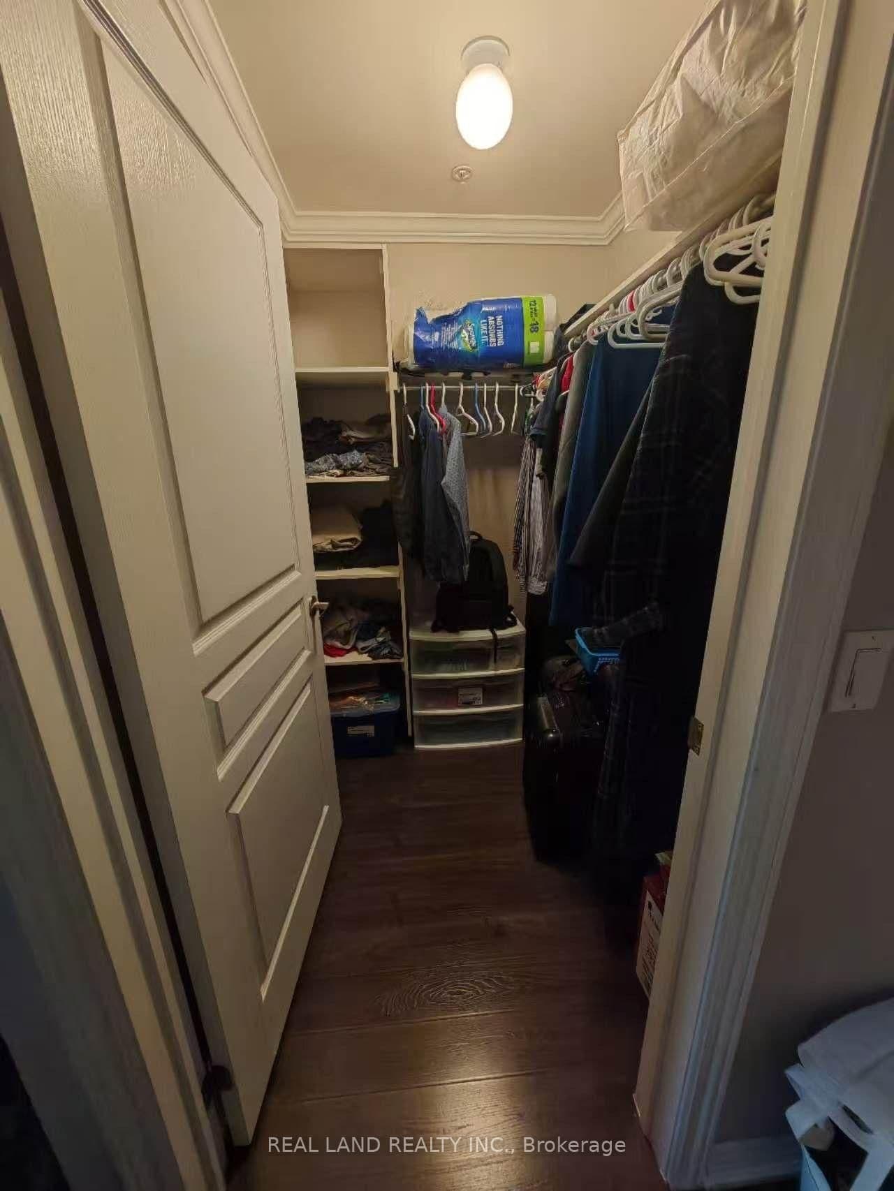 570 Lolita Gardens, Unit 127 thumbnail 11