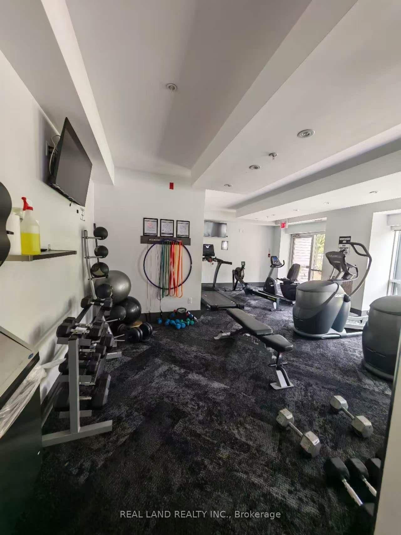 570 Lolita Gardens, Unit 127 thumbnail 16