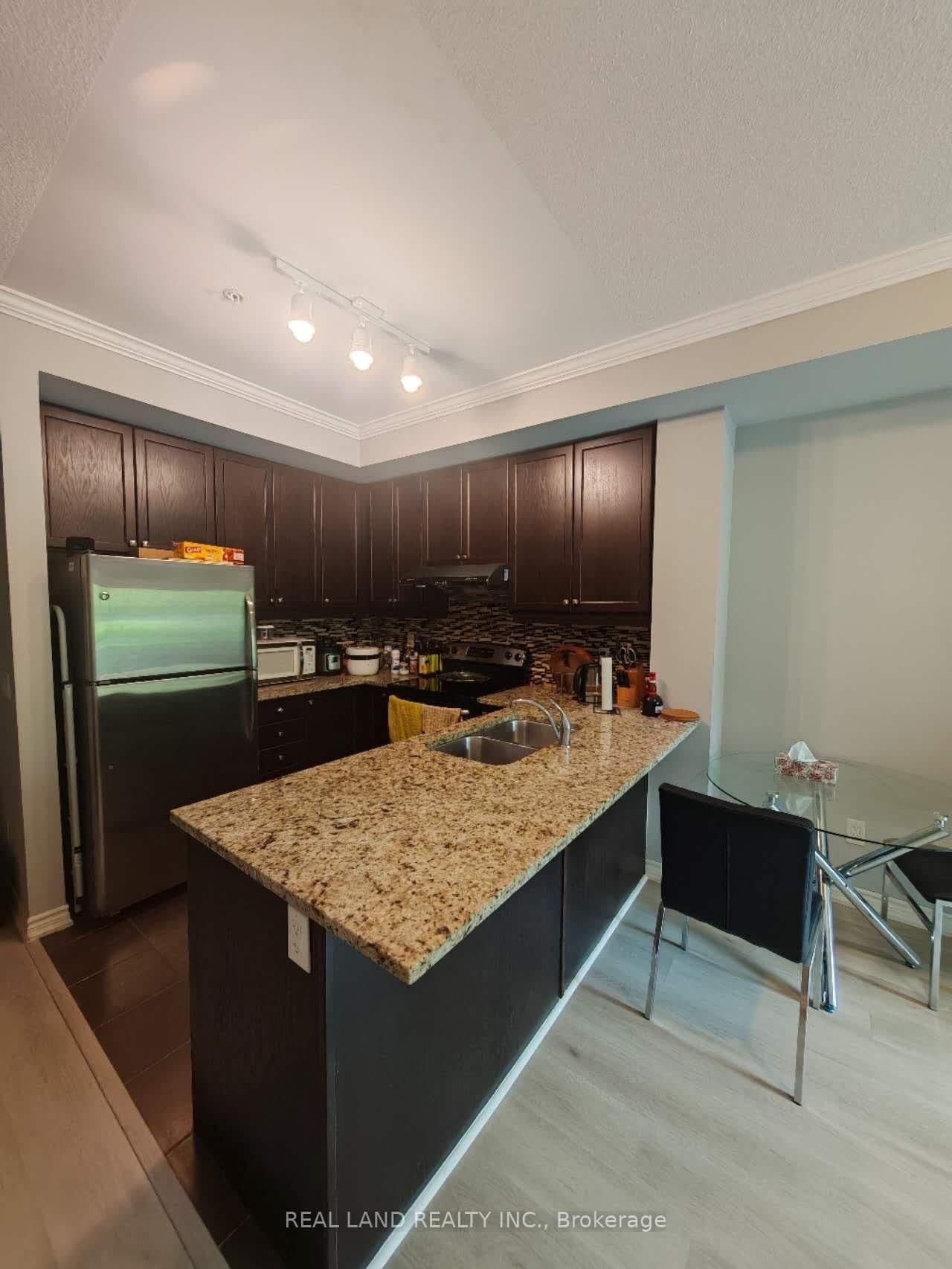 570 Lolita Gardens, Unit 127 thumbnail 6