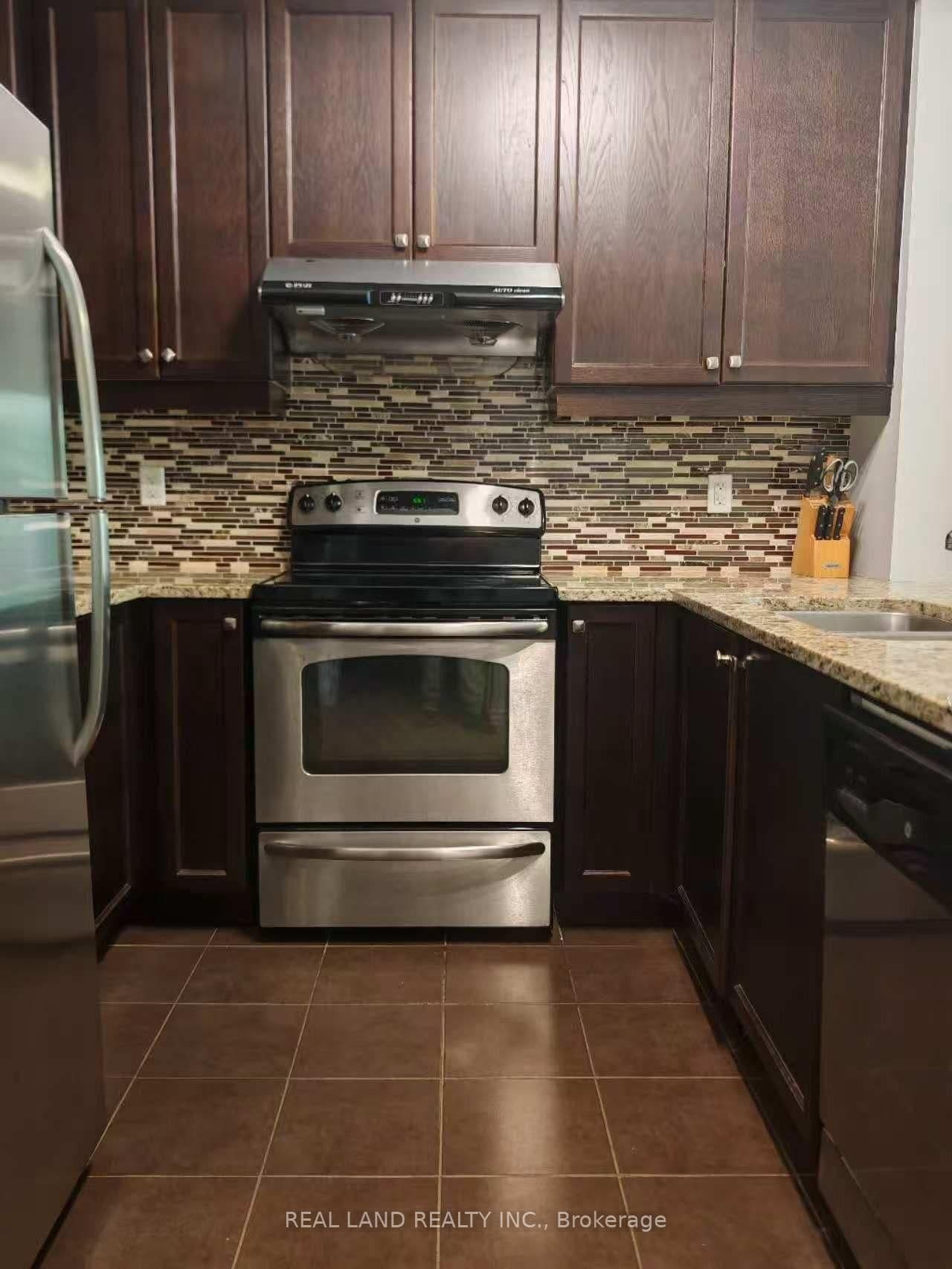 570 Lolita Gardens, Unit 127 thumbnail 7