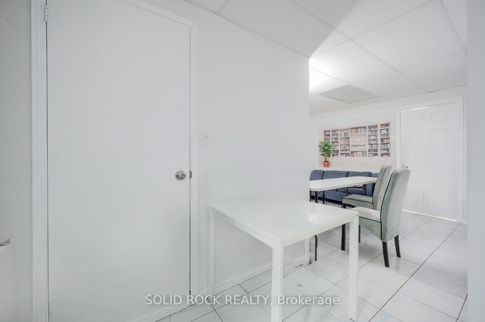 18 Maple Bush Avenue thumbnail 40