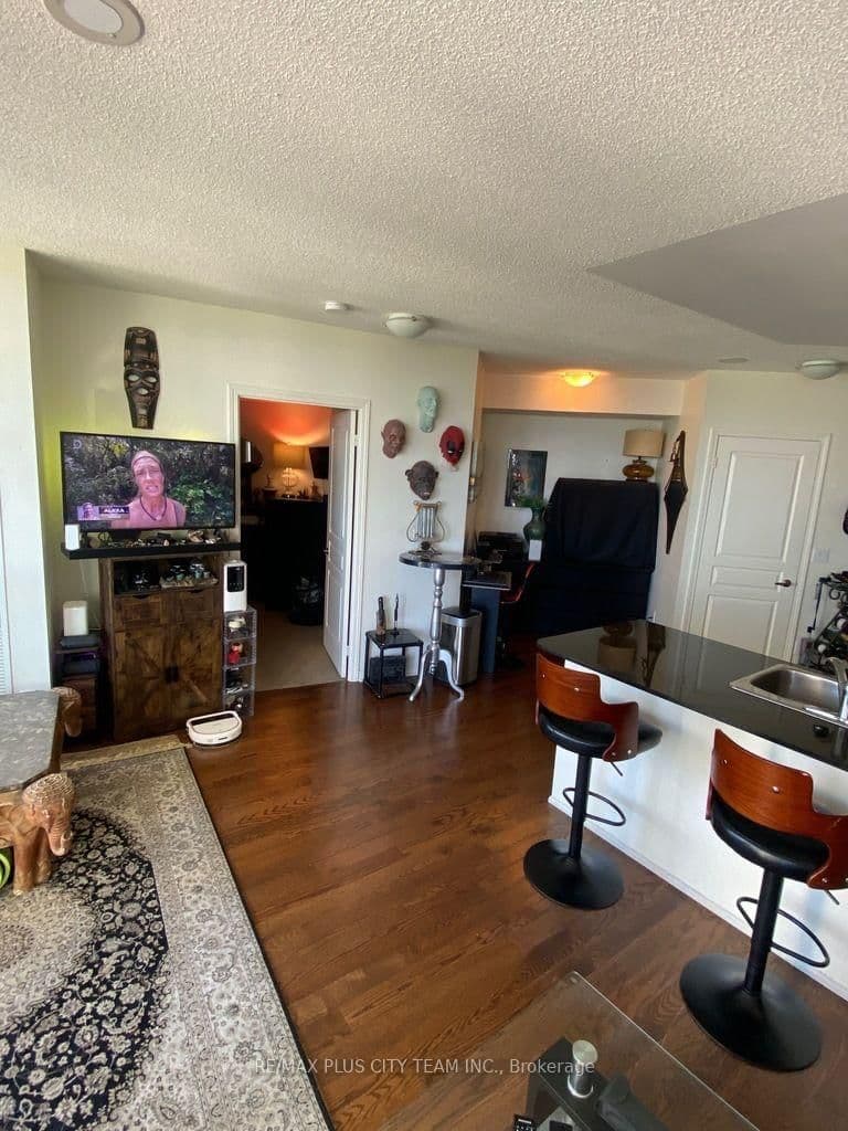 15 Legion Road, Unit 1108 thumbnail 3