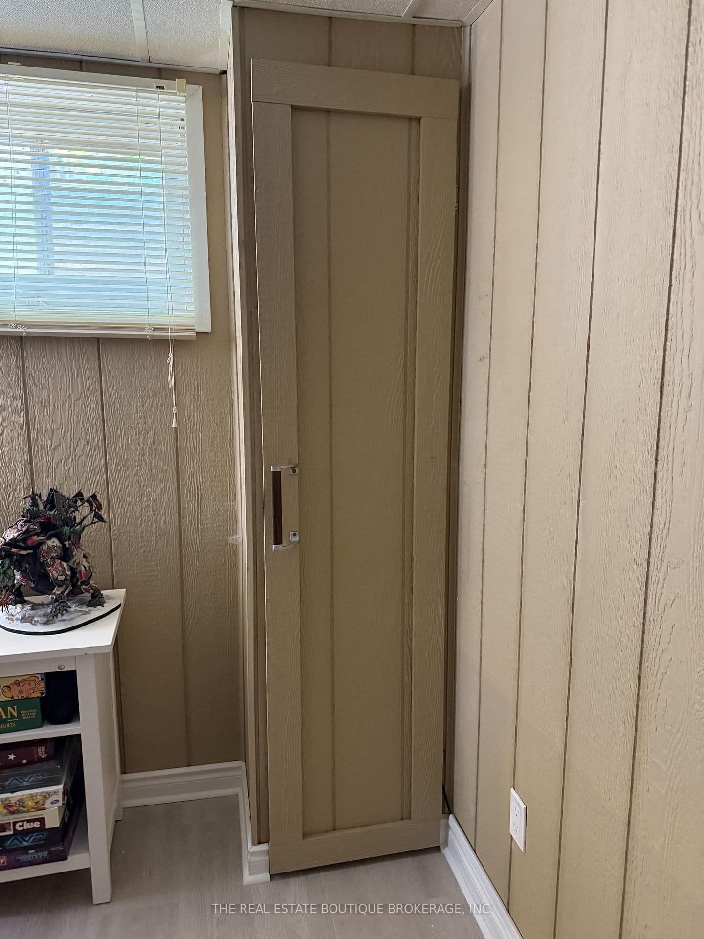 1345 Colonsay Drive thumbnail 27