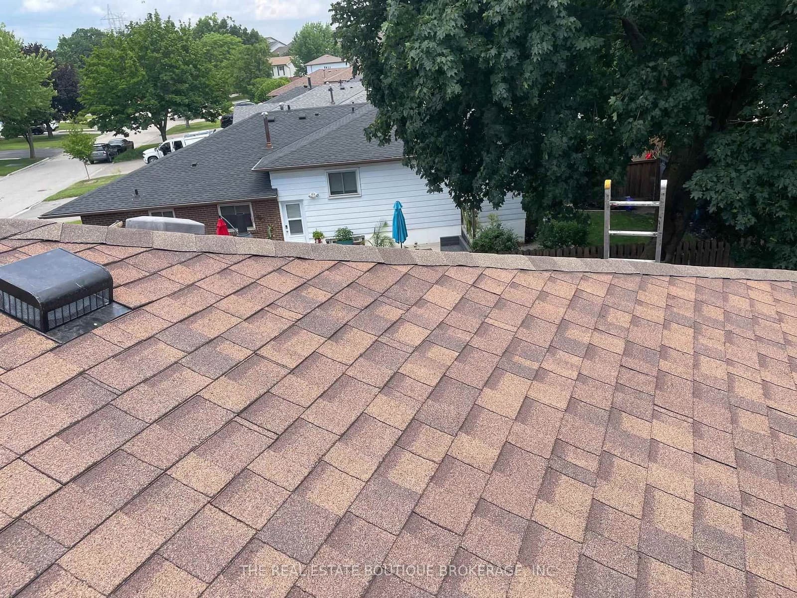1345 Colonsay Drive thumbnail 34
