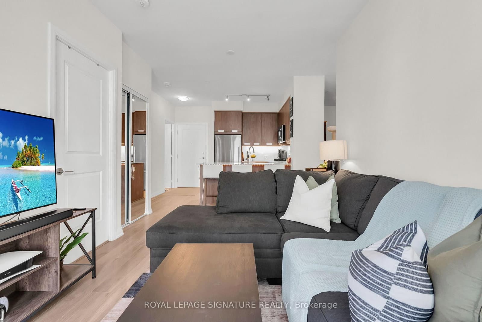 35 Watergarden Drive, Unit 218 thumbnail 11