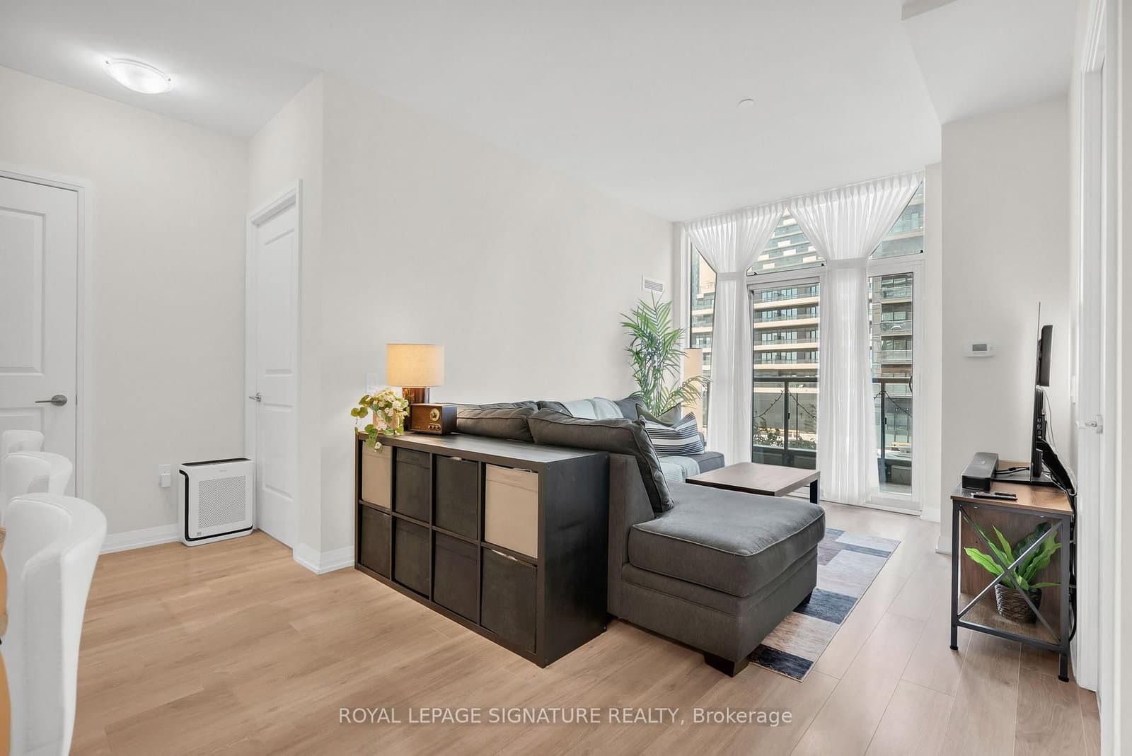 35 Watergarden Drive, Unit 218 thumbnail 8