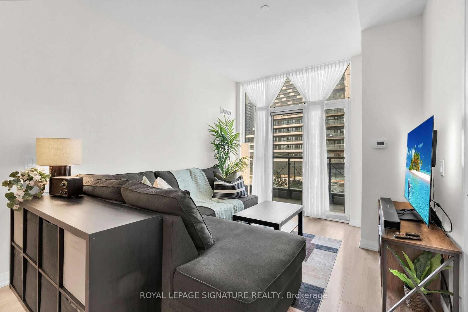 35 Watergarden Drive, Unit 218 thumbnail 9