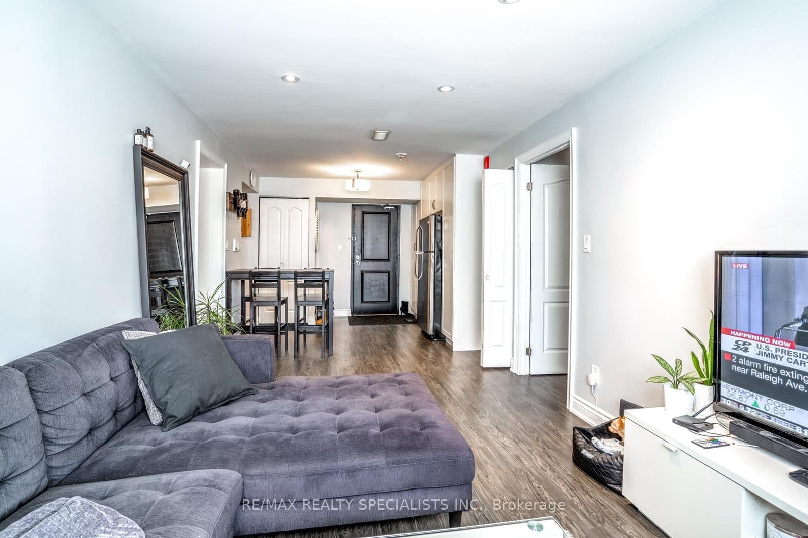 6 Brant Avenue thumbnail 19