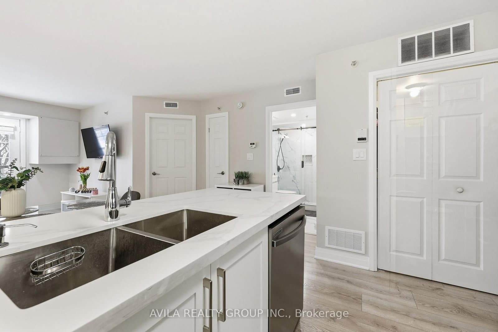1460 Bishops Gate, Unit 203 thumbnail 7