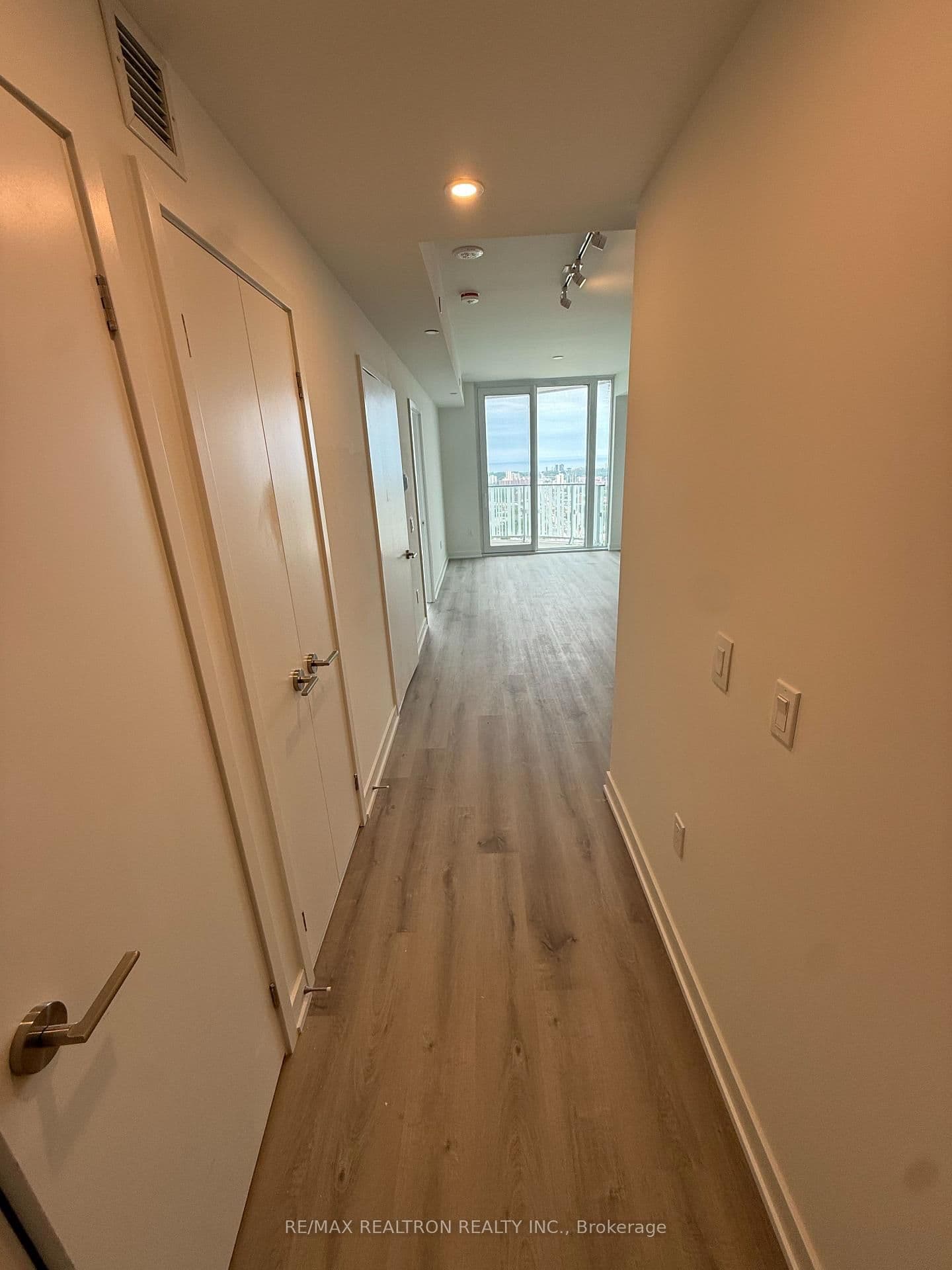 1 Fairview Road, Unit 2912 thumbnail 3