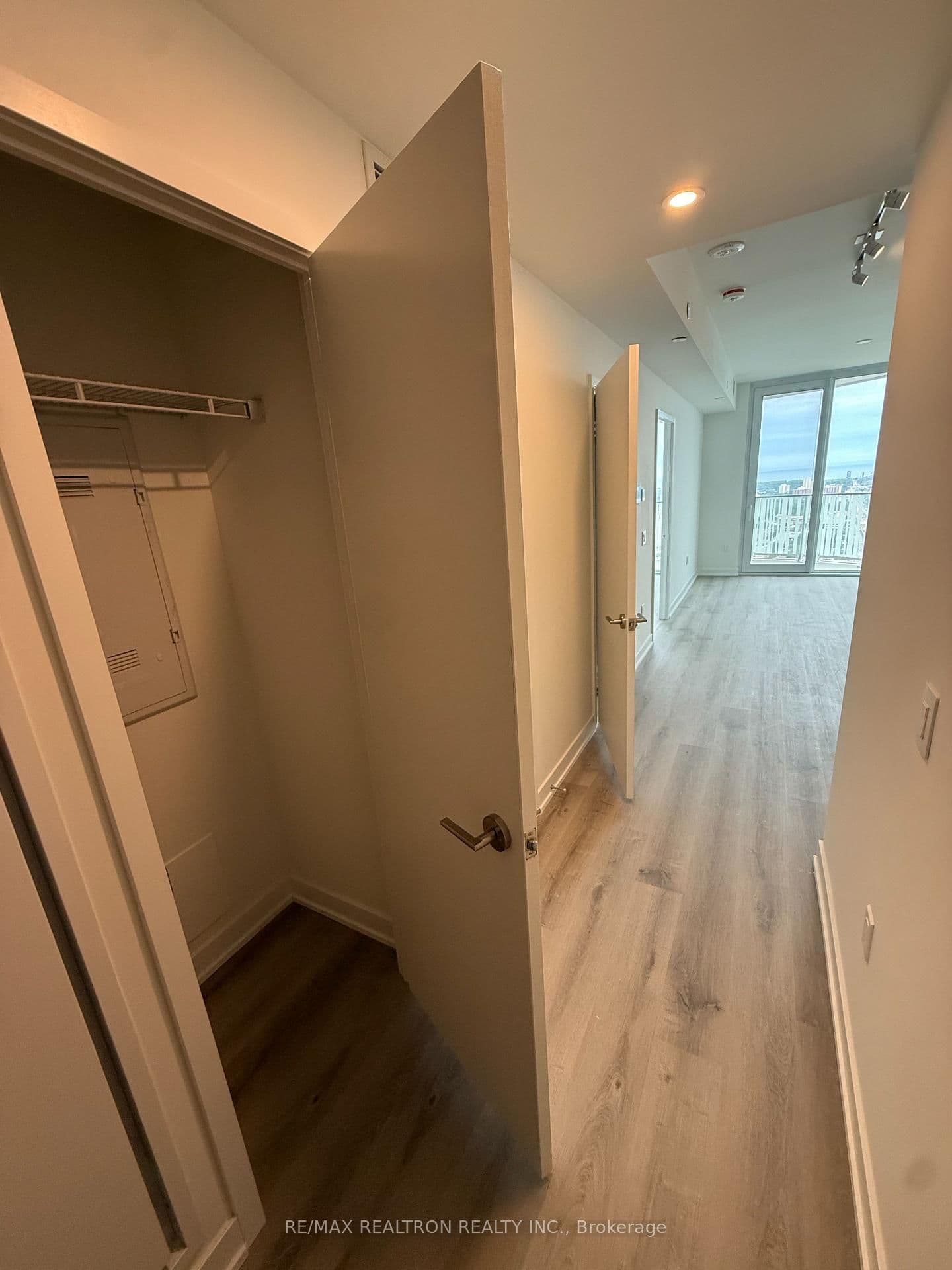 1 Fairview Road, Unit 2912 thumbnail 4