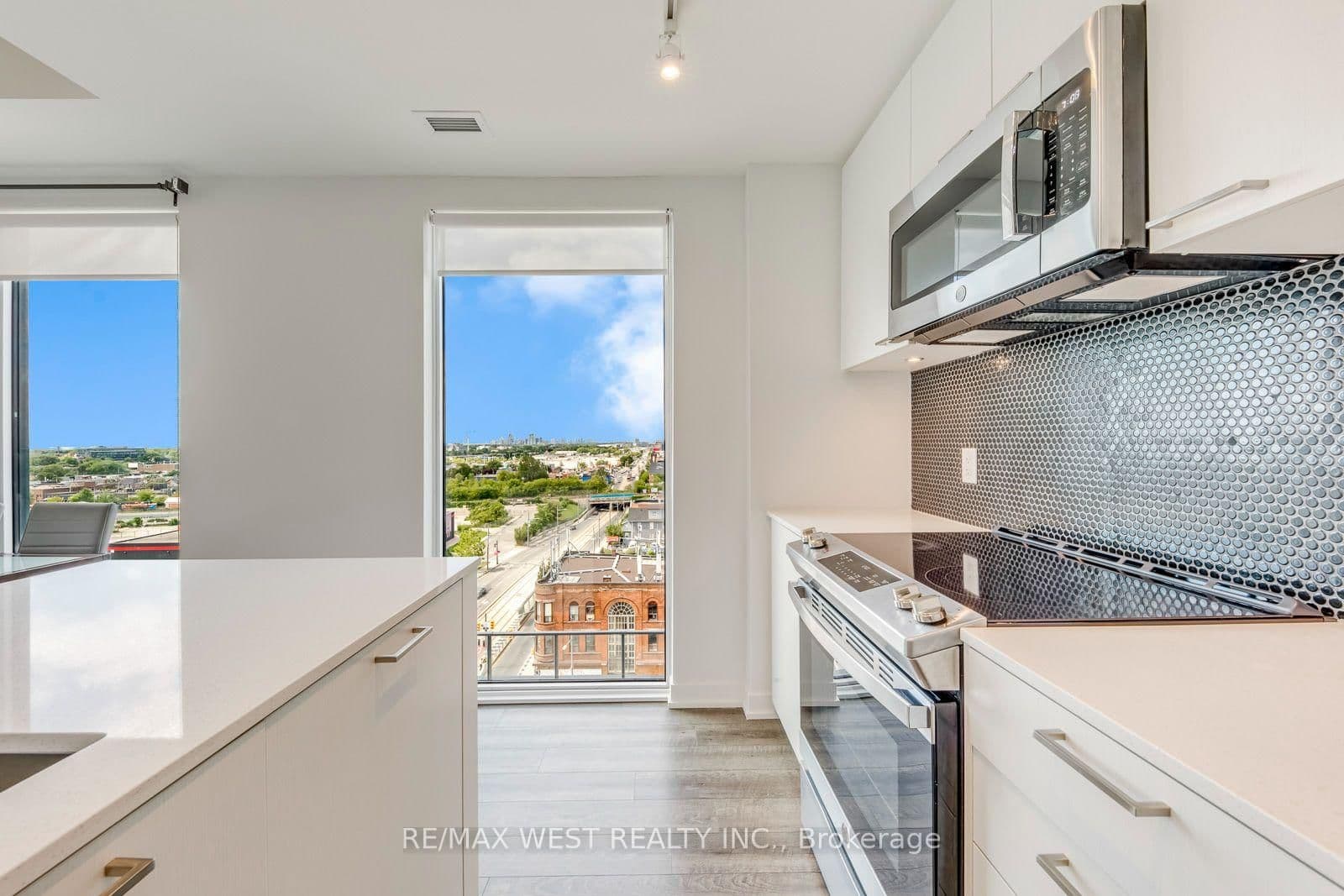1808 St. Clair Avenue W, Unit 910 thumbnail 21