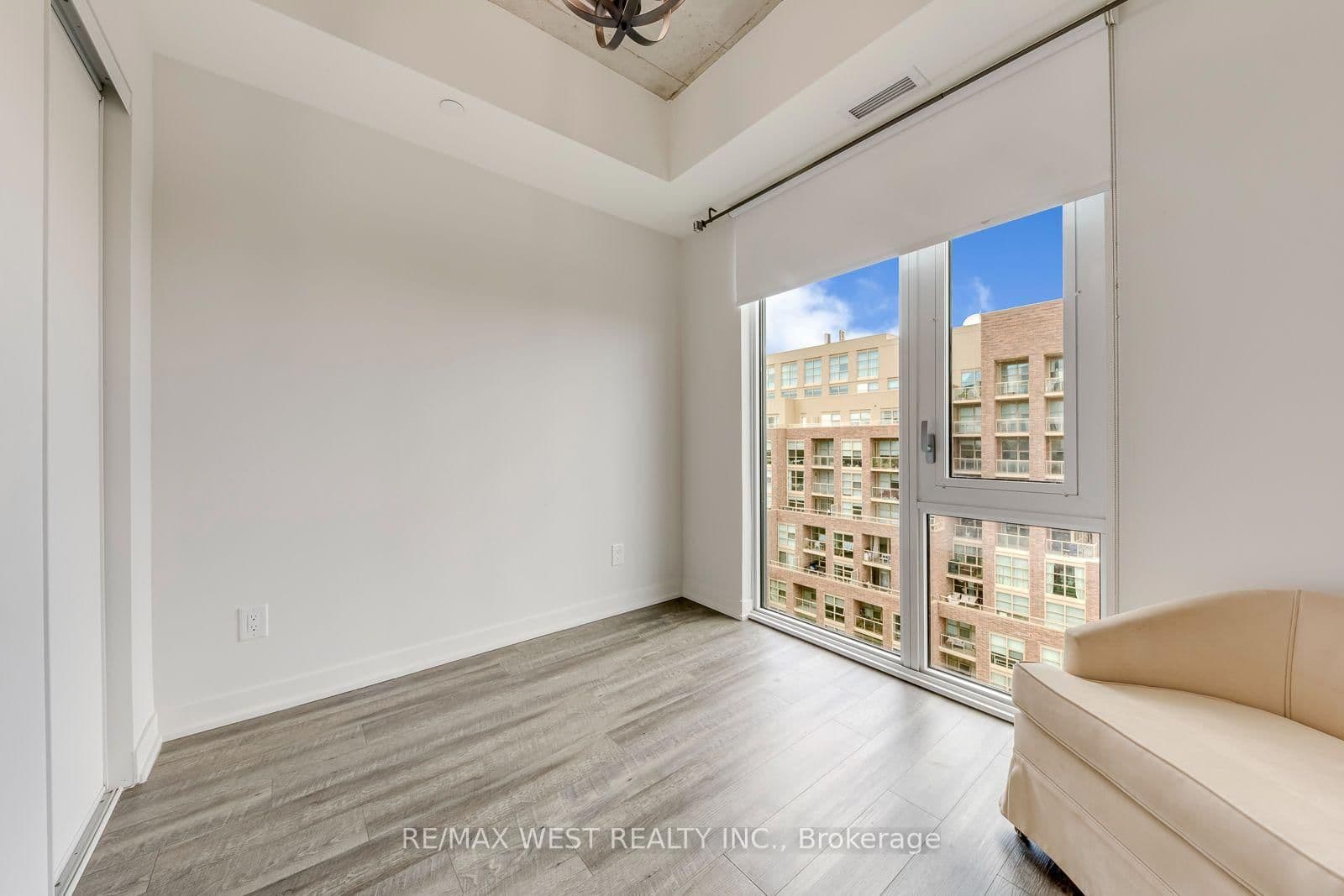 1808 St. Clair Avenue W, Unit 910 thumbnail 28
