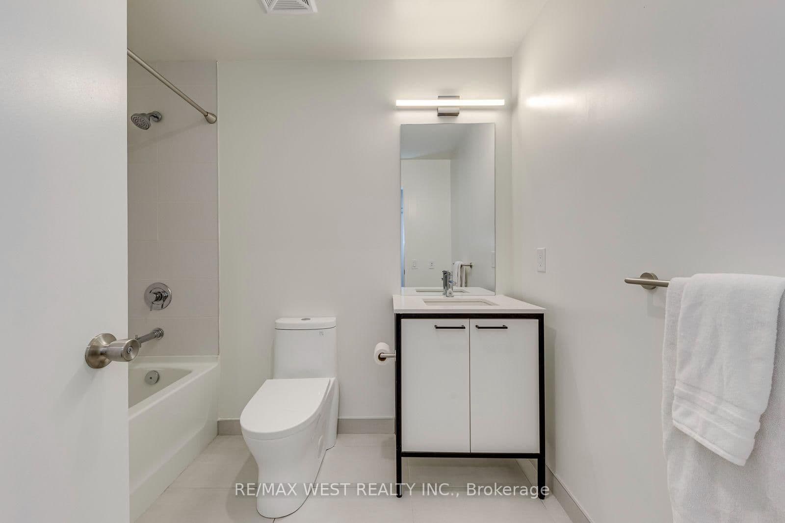 1808 St. Clair Avenue W, Unit 910 thumbnail 29