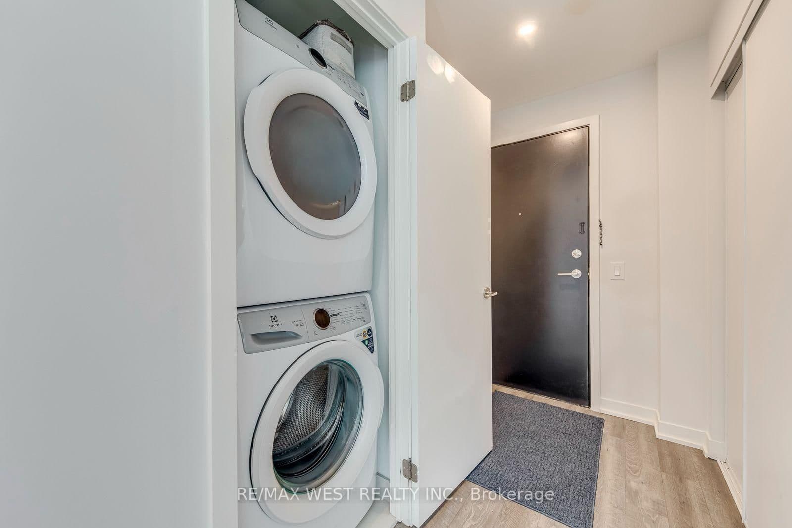 1808 St. Clair Avenue W, Unit 910 thumbnail 30