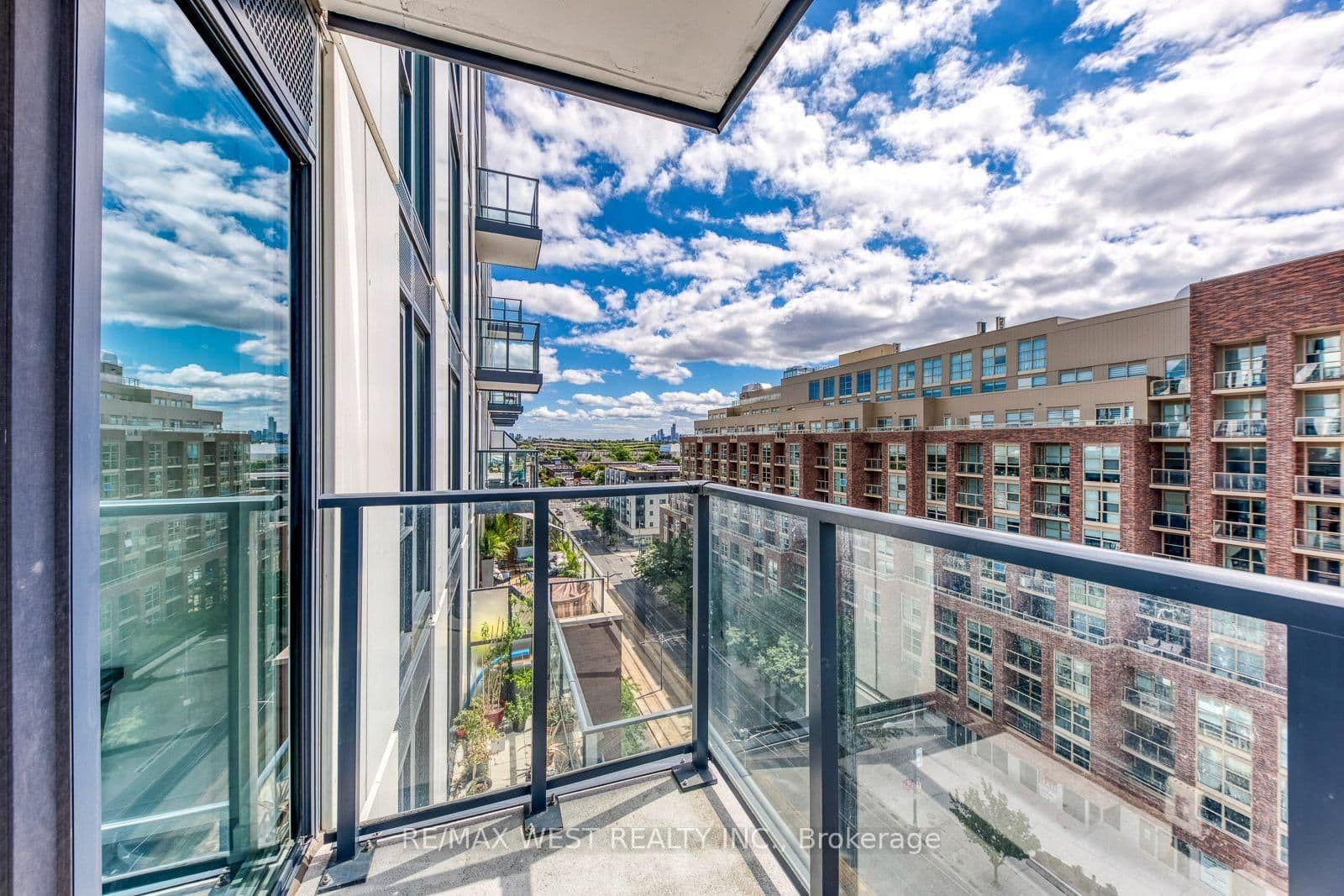 1808 St. Clair Avenue W, Unit 910 thumbnail 34