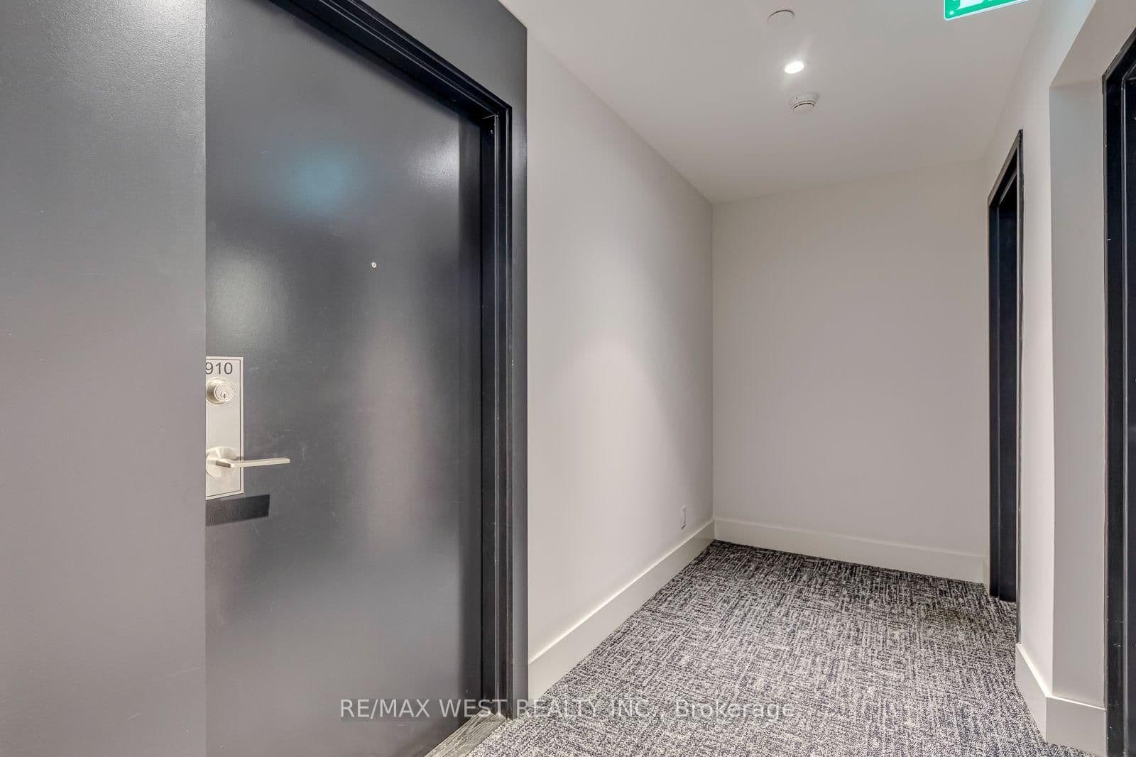 1808 St. Clair Avenue W, Unit 910 thumbnail 6
