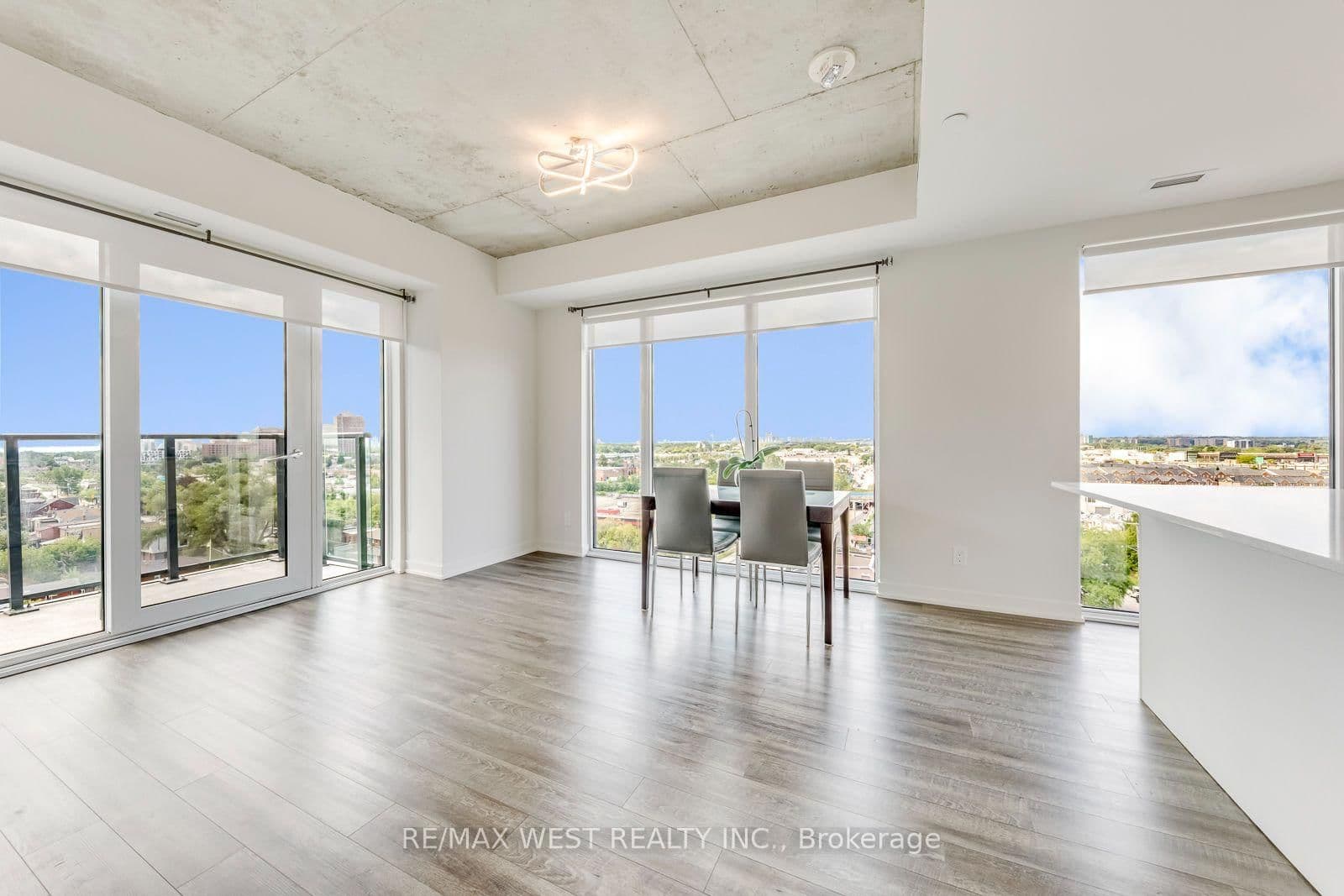 1808 St. Clair Avenue W, Unit 910 thumbnail 8