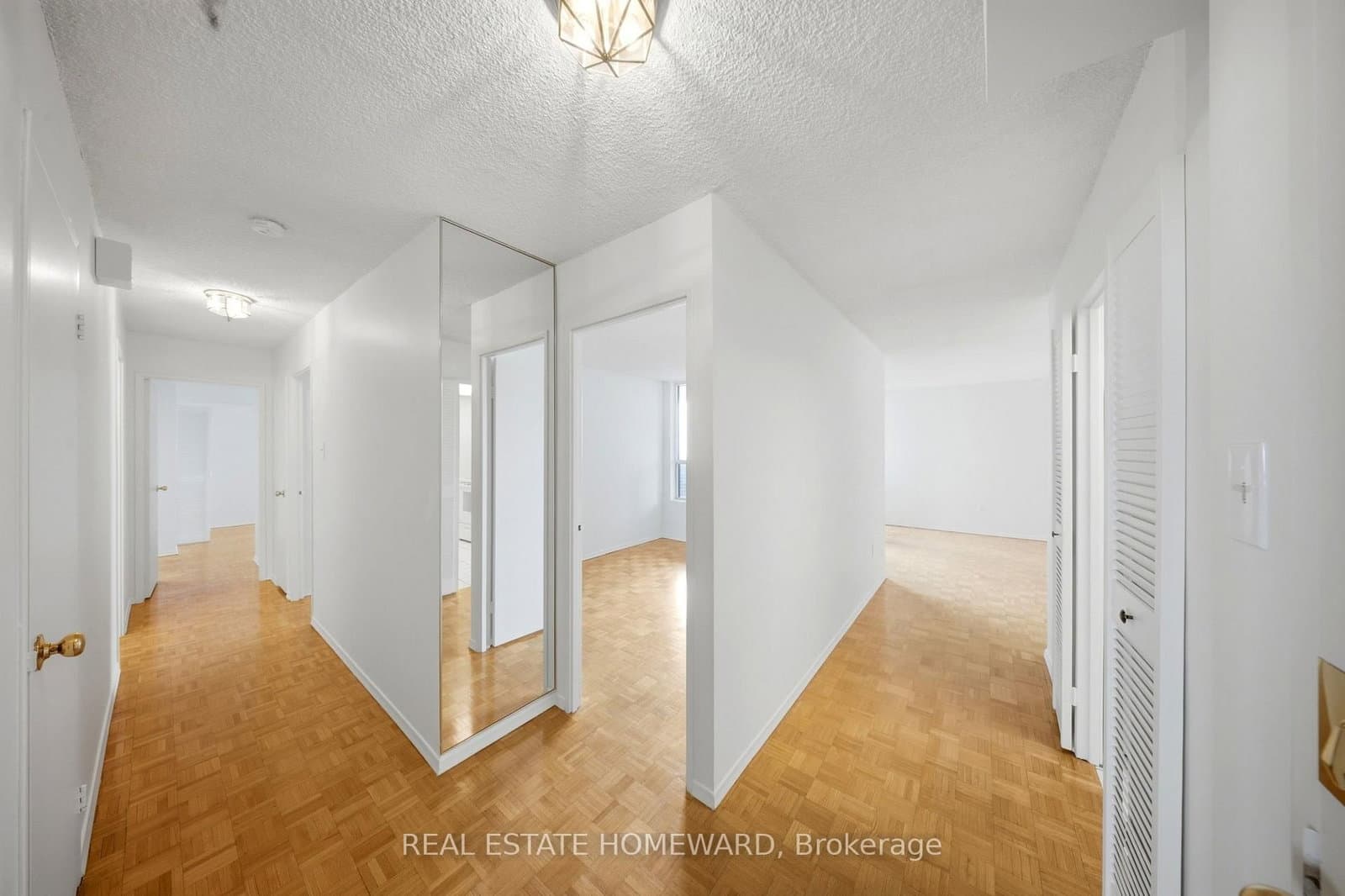 1515 Lakeshore Road E, Unit 1505 thumbnail 4