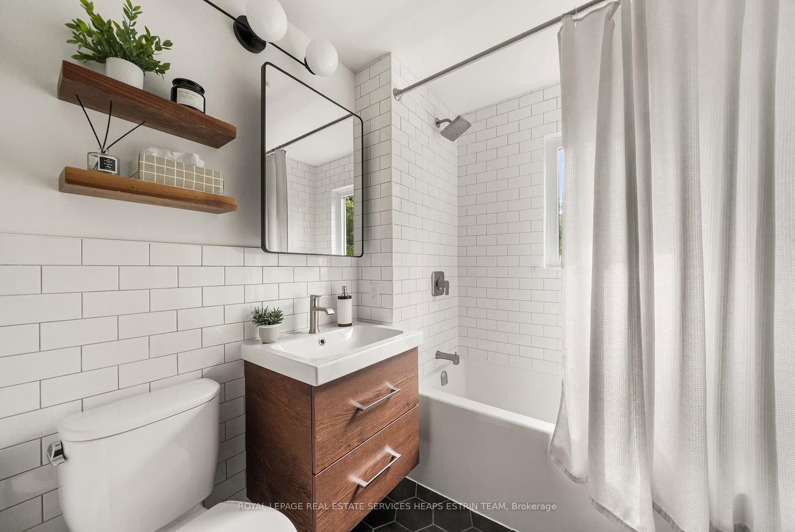 56 Durie Street thumbnail 33