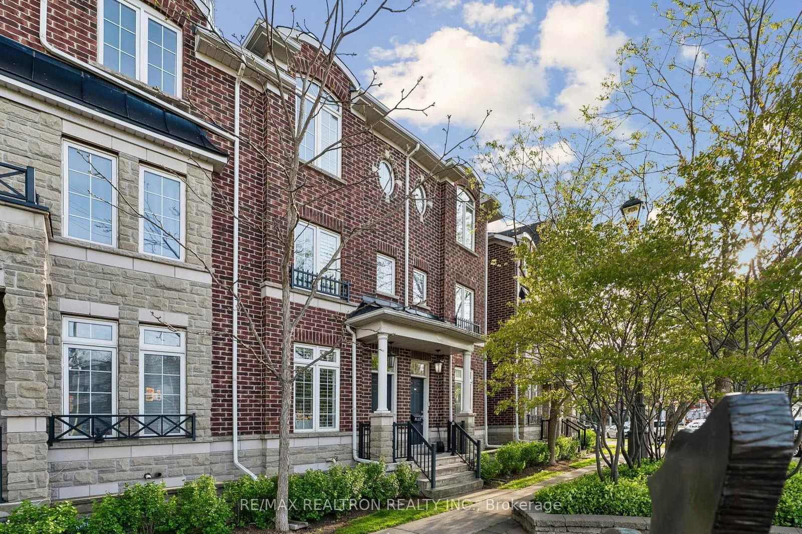 97 The Queensway, Unit 35 - Image 1