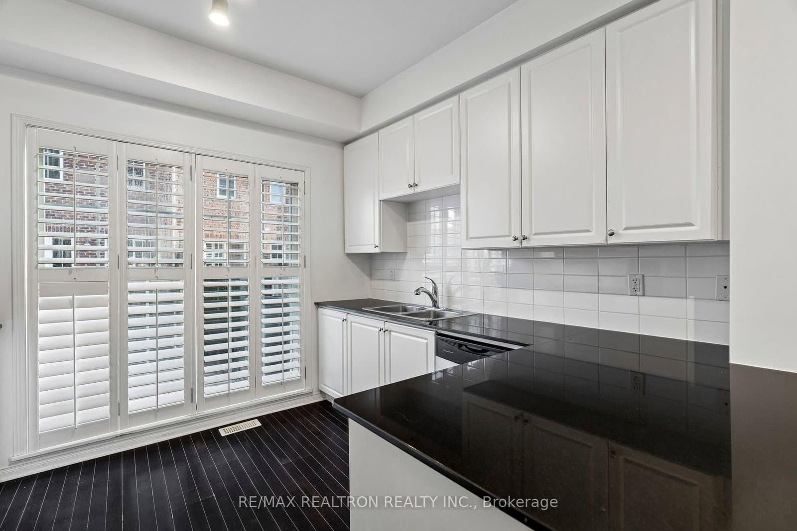 97 The Queensway, Unit 35 thumbnail 12