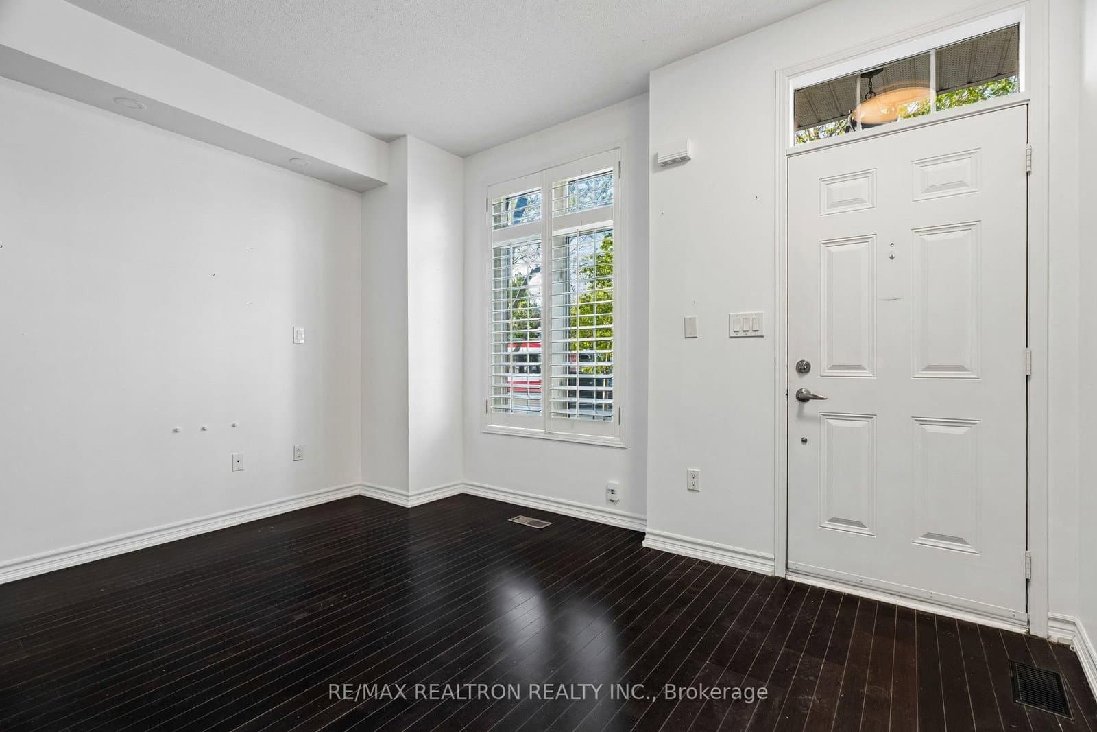 97 The Queensway, Unit 35 thumbnail 4