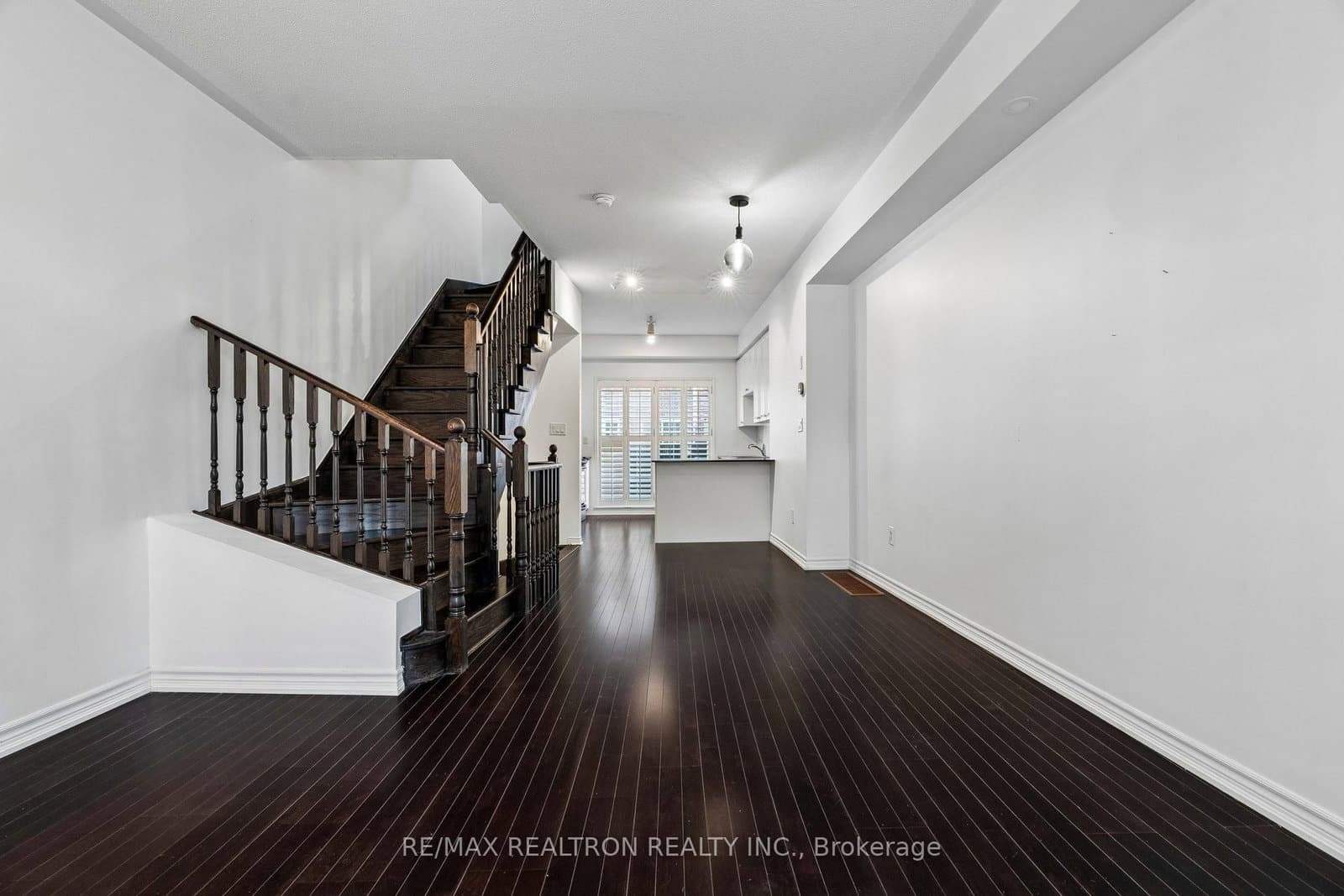 97 The Queensway, Unit 35 thumbnail 6