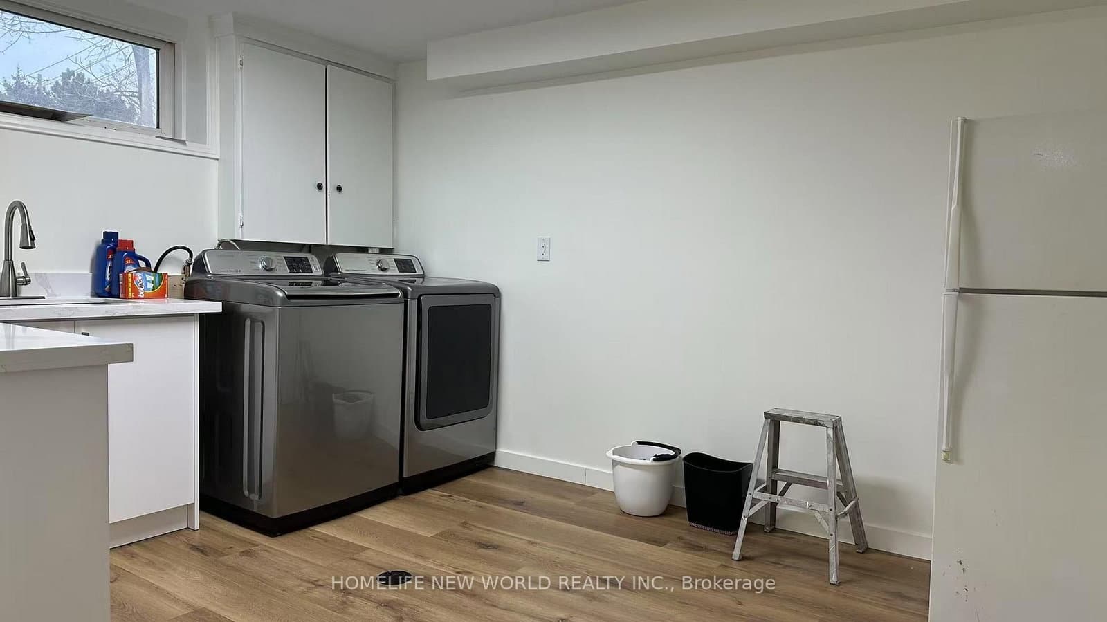 929 Clarkson Road S, Unit Basment thumbnail 8