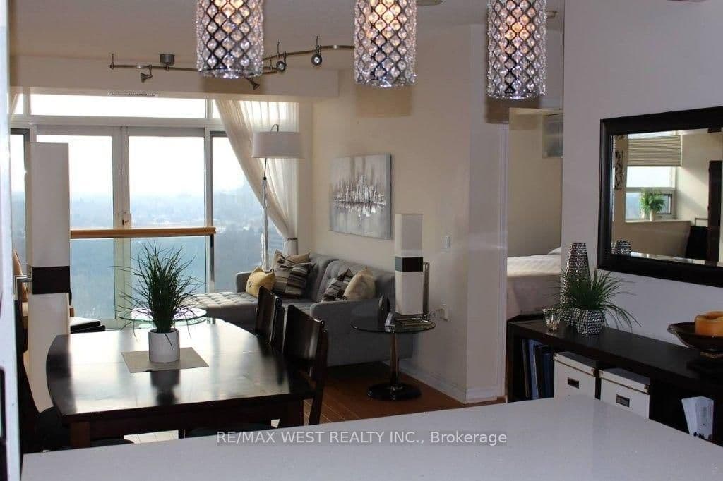 200 Burnhamthorpe Road E, Unit 1606 thumbnail 8