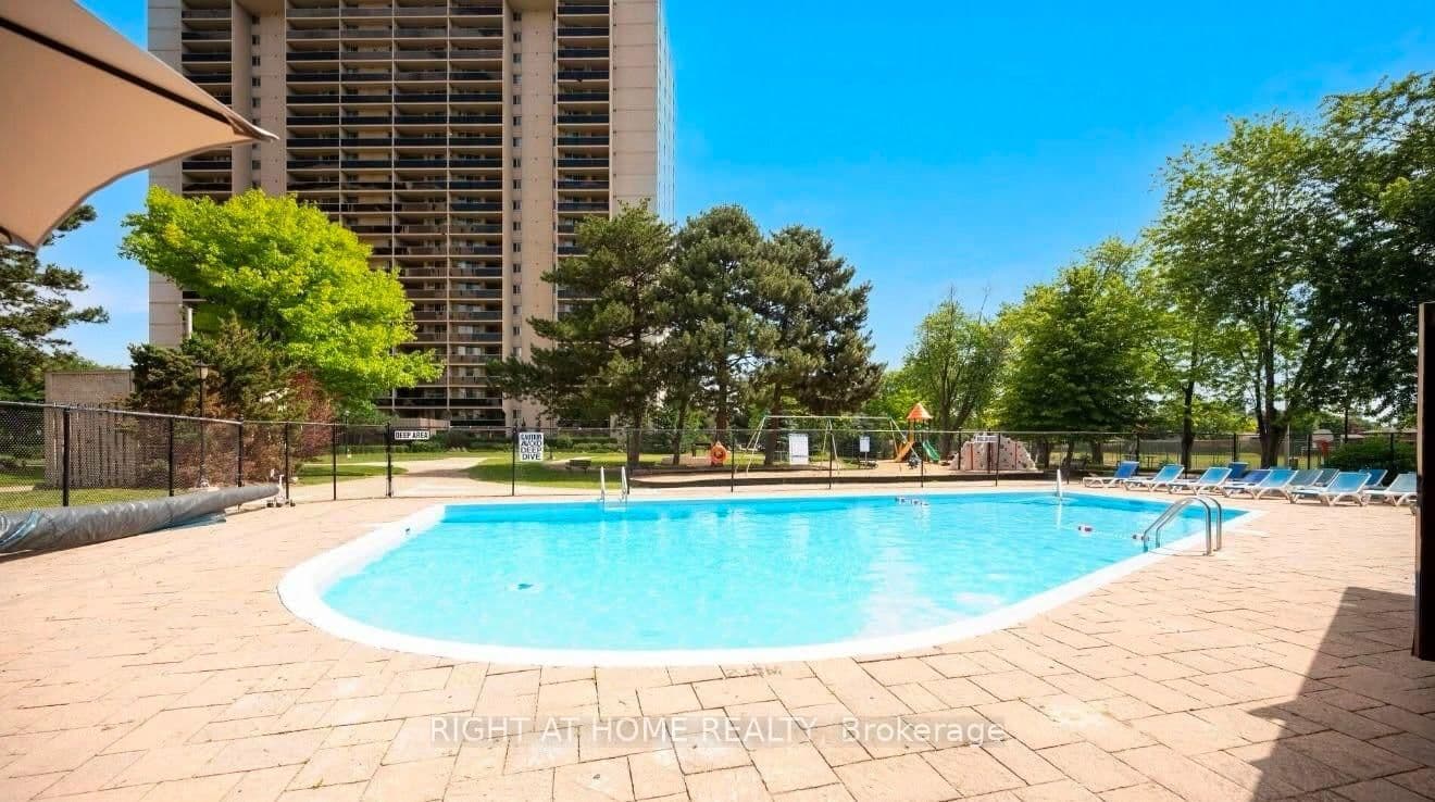 820 Burnhamthorpe Road, Unit 1102 thumbnail 21